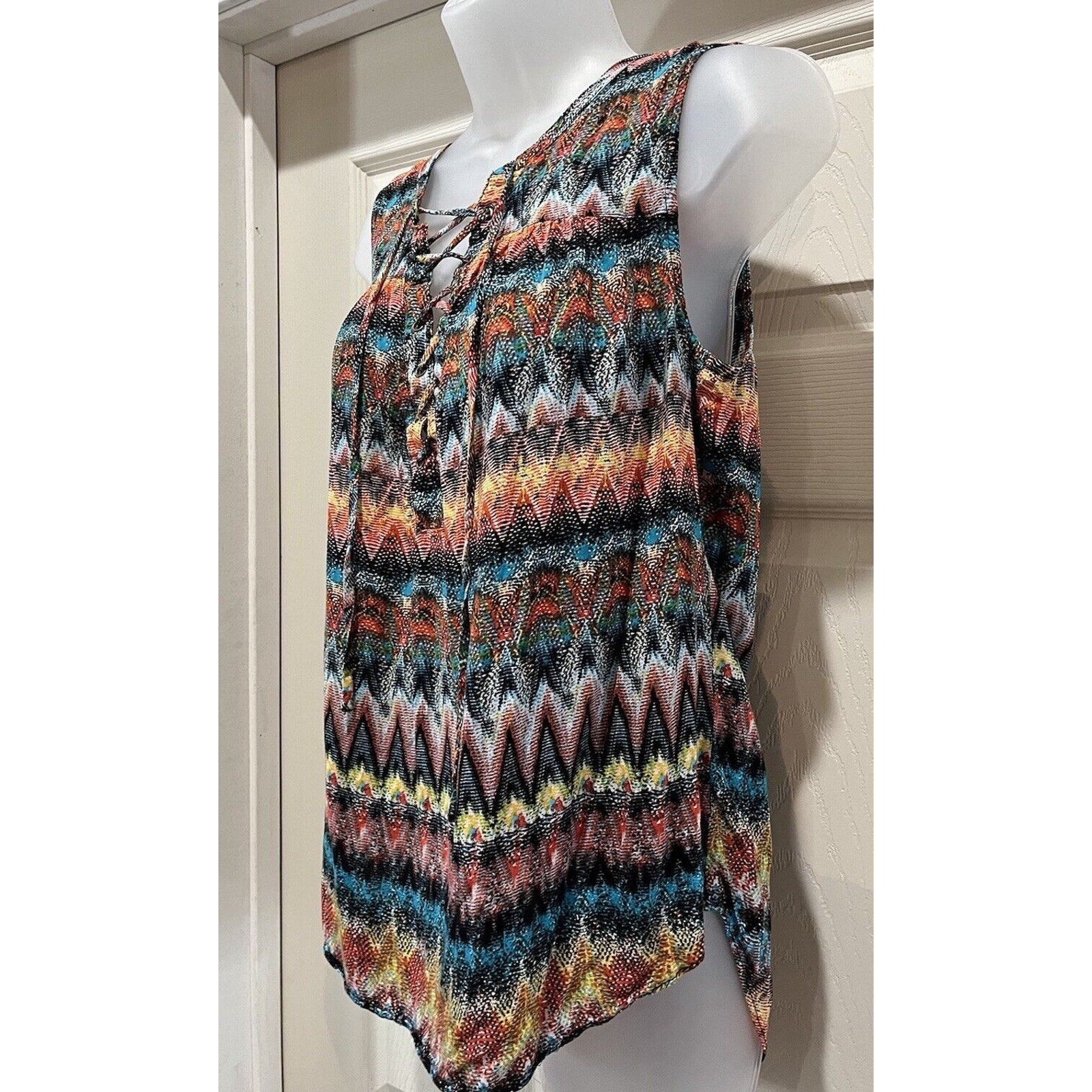 No boundaries womens Size L Multicolor Abstract print boho Chiffon blouse top