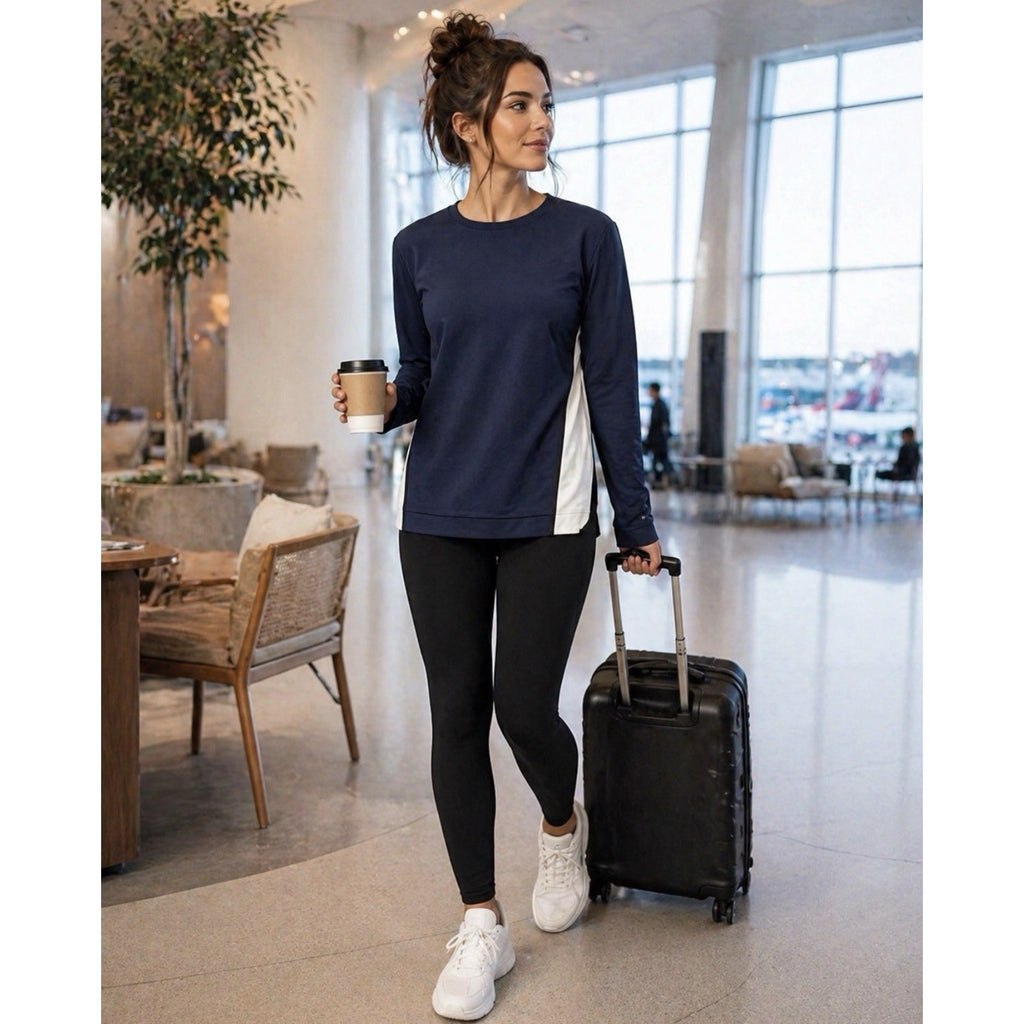 Under Armour Women’s Small NWT Navy Long Sleeve Crewneck Pullover Top Side Panel