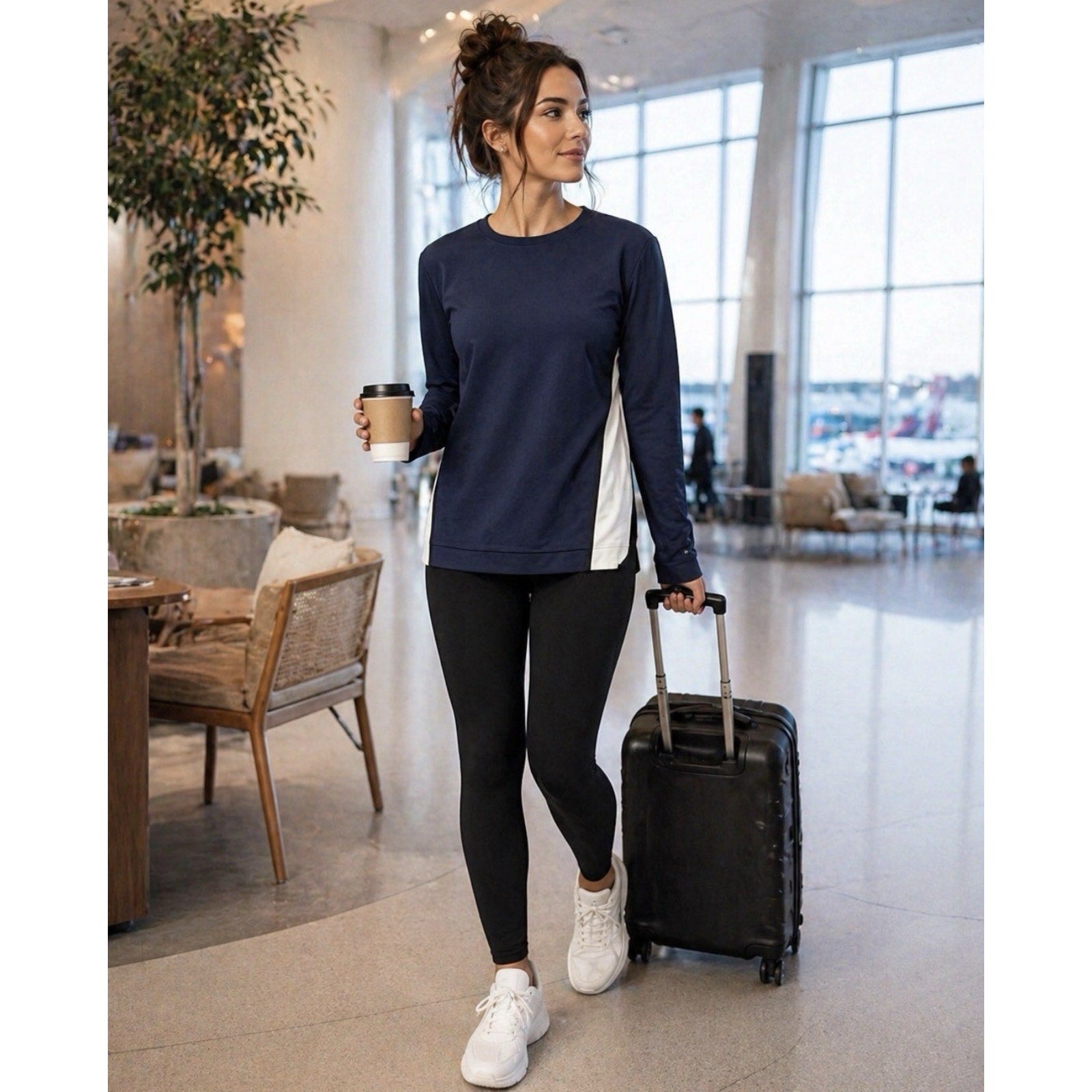 Under Armour Women’s Small NWT Navy Long Sleeve Crewneck Pullover Top Side Panel