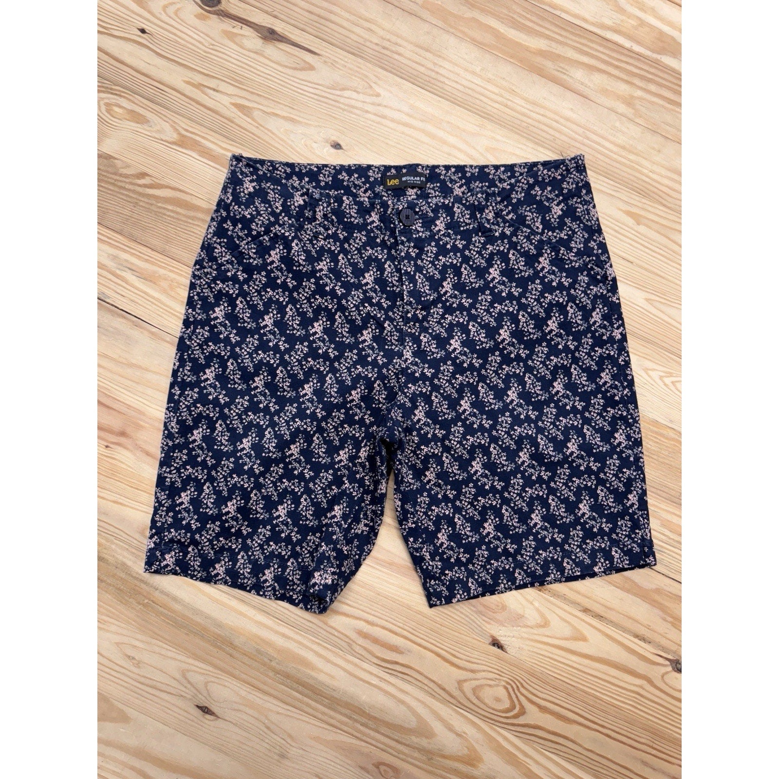 Lee Regular Fit Mid Rise Blue Pink Floral Shorts Stretch Pockets Women’s Size 14