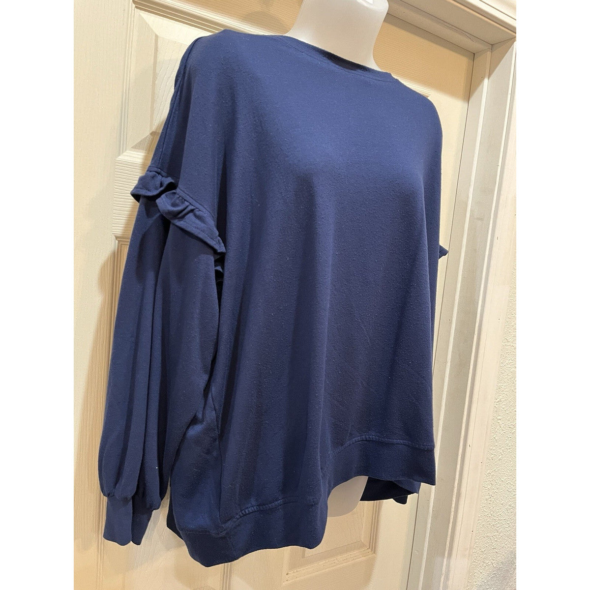 Vintage Lee Navy Blue Sweater Size 2X Ruffled Long Sleeve Jersey Oversized
