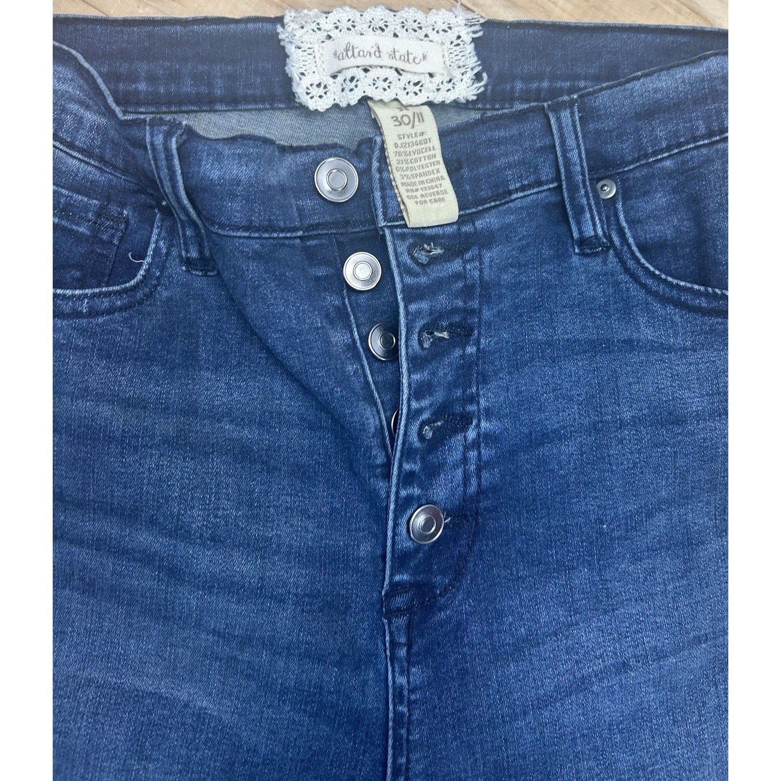 Altar'd State Jeans Womens 30 Blue Skinny Medium Wash Denim Low Rise Button Fly.