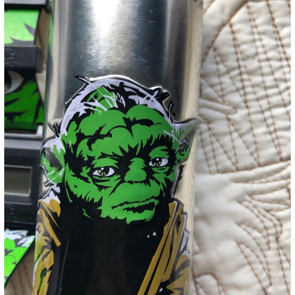2005 STAR WARS YODA - COUNT DOOKU LOGO WATCH GREAT FOR ANY COLLECTION!
