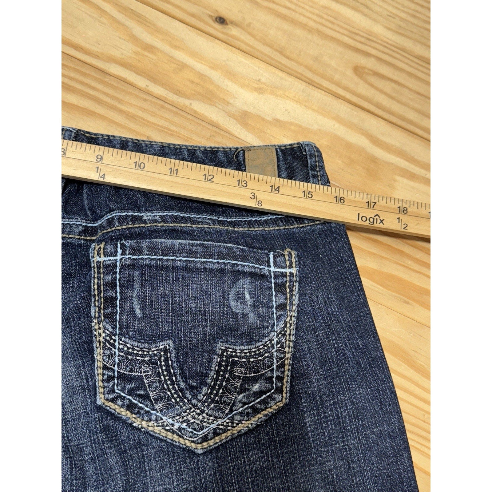 Maurices Dark Wash Distressed Capri Cropped Low Rise Jeans Women’s 9/10 NWT