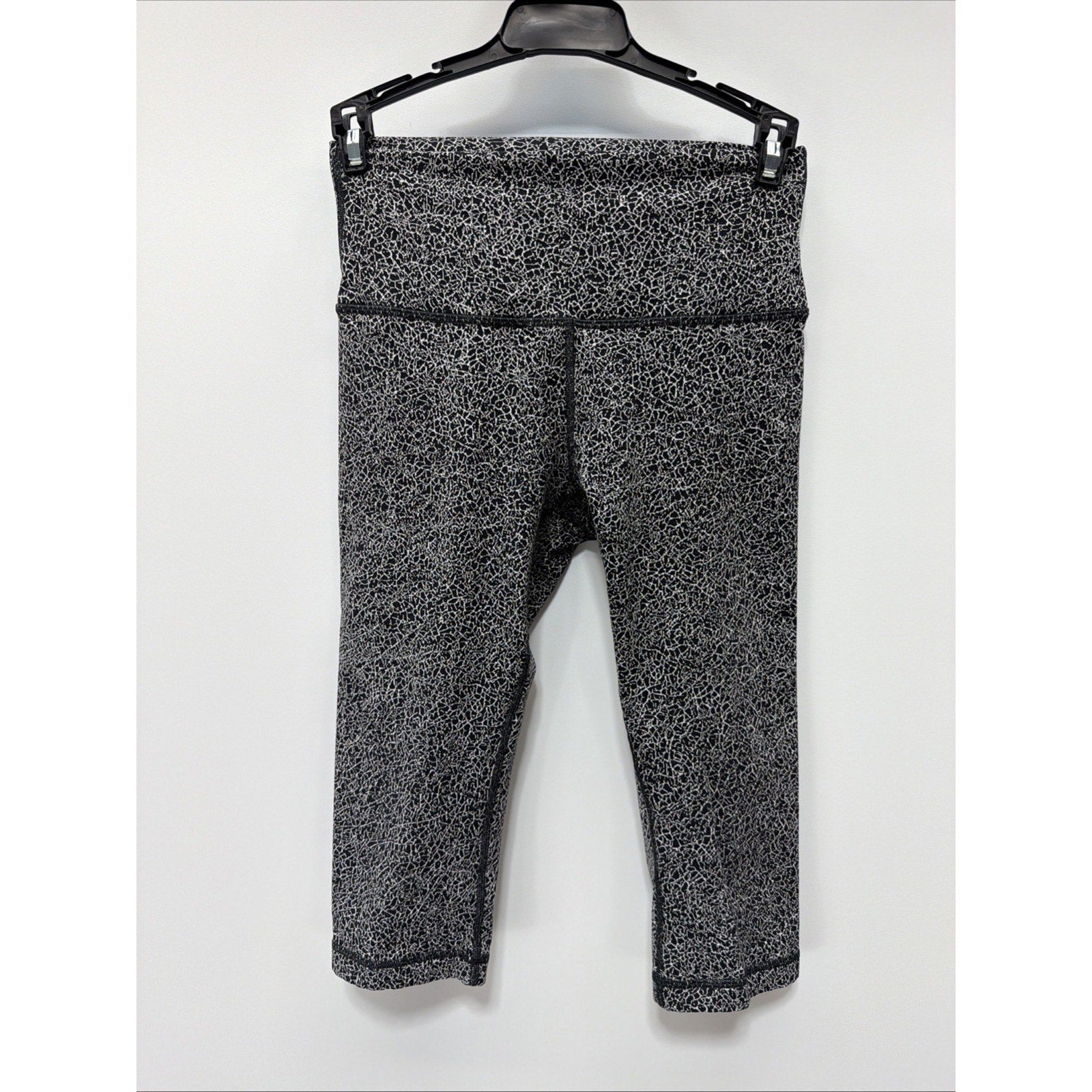 Lululemon Wunder Under Hi-Rise 1/2 Tight Luon 17" Jacquard Black/white Size 6