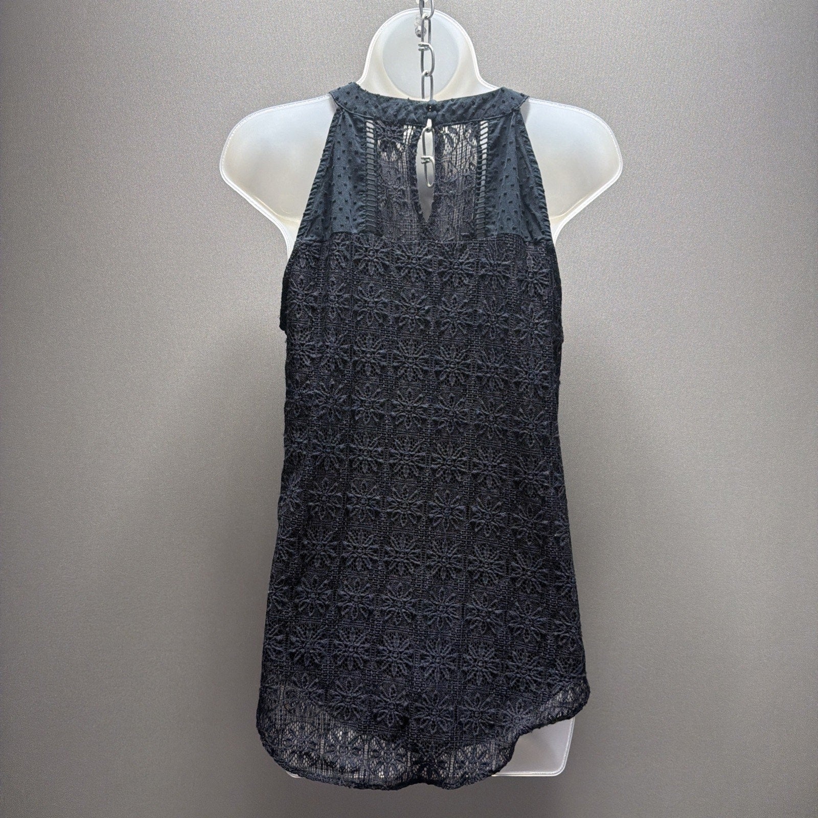 Women’s Medium Navy Blue Crochet Lace Trim Sleeveless Blouse Top Tank By Lee