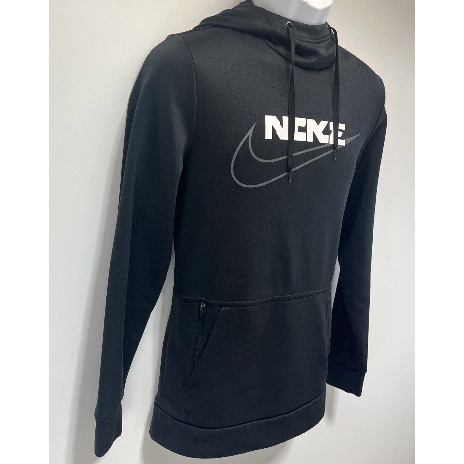 Nike Therma-Fit Flecce Training Hoodie. Mens Size Small. Black. DD 1756-010