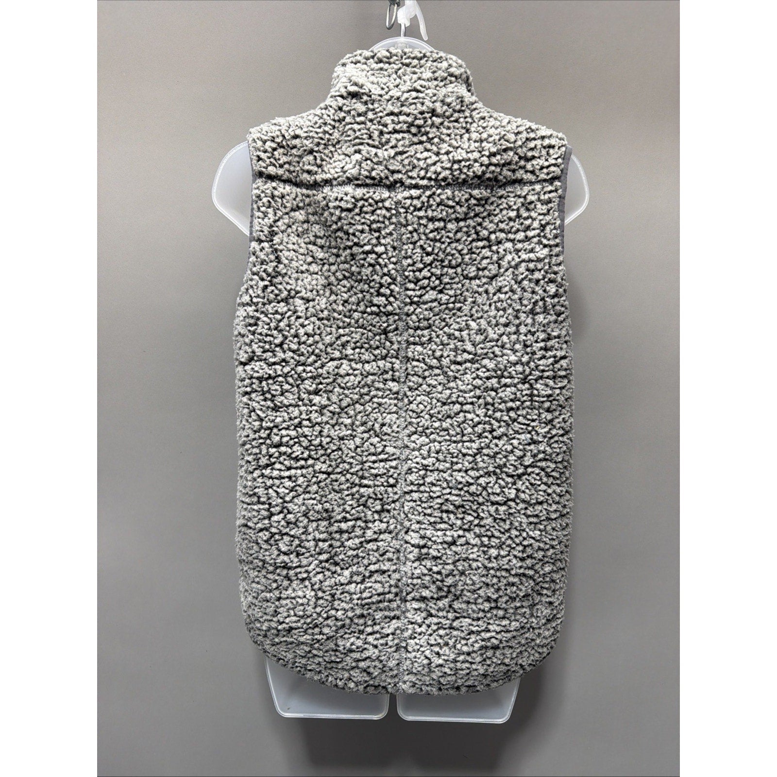 Thread and Supply Teaddy Bear Faux Fur Sherpa Vest Full Zip Gray Size Small