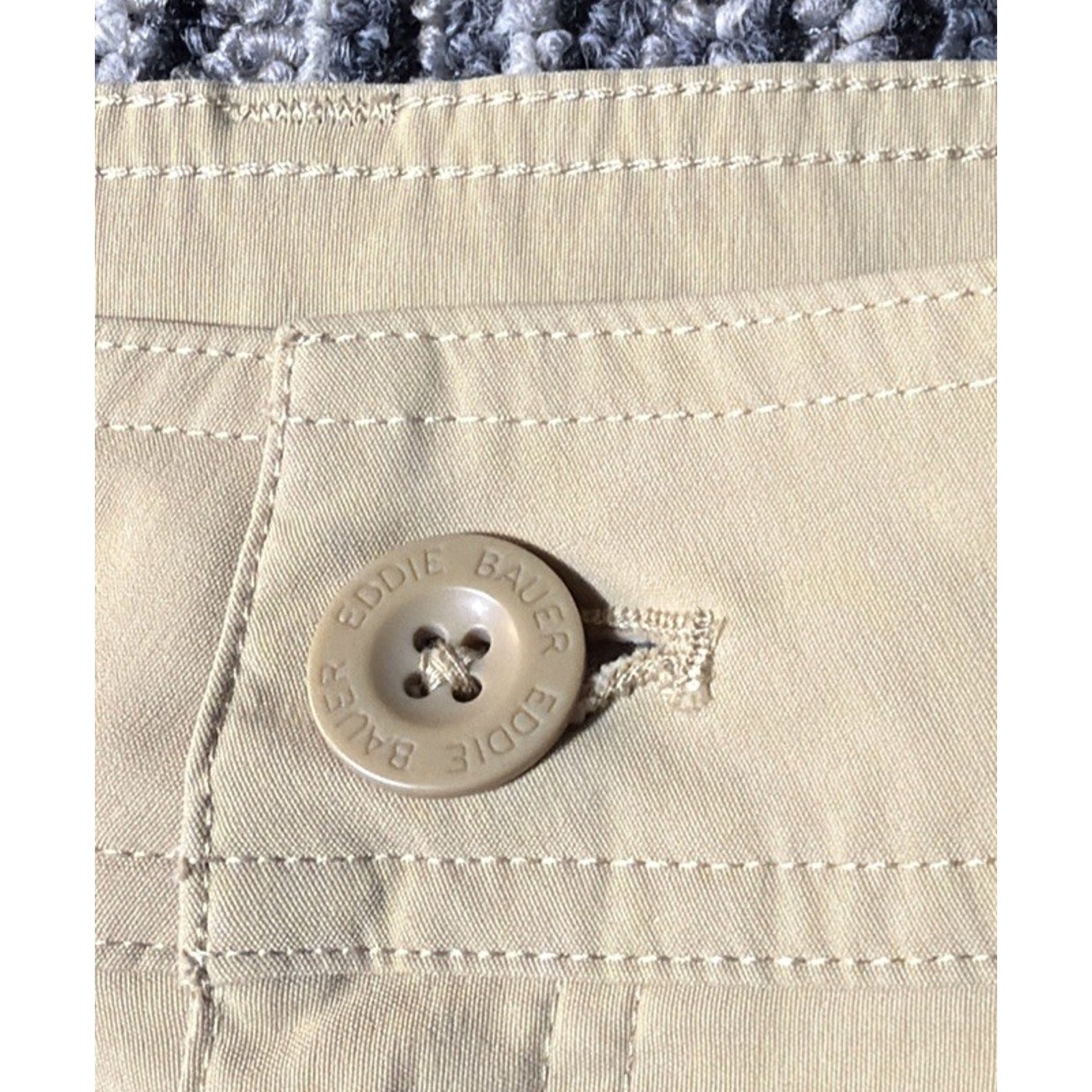 Eddie Bauer Women's Hiking Utility Cargo Pocket Shorts Khaki Stretch Sz 8 NWOT