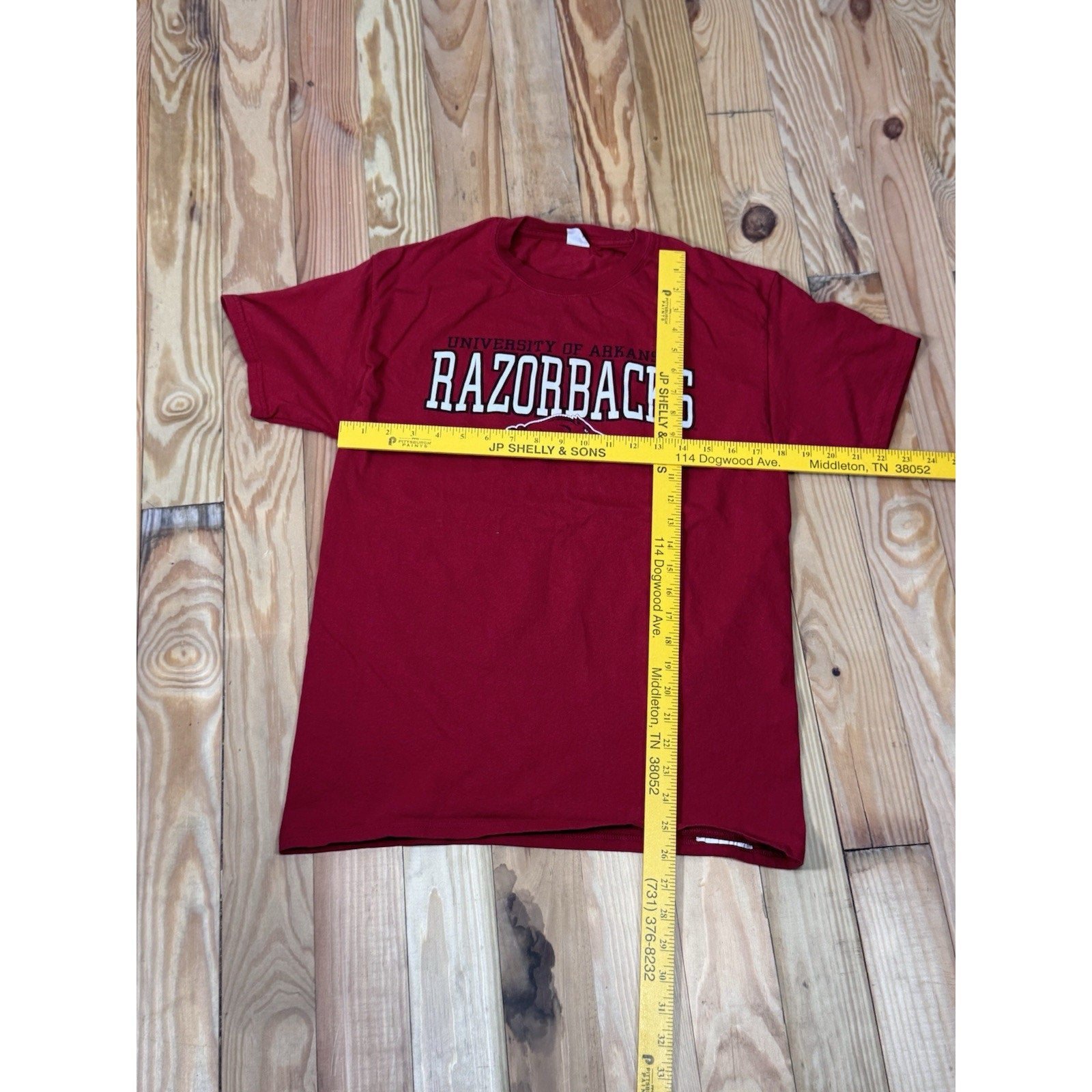 Arkansas Razorbacks Shirt Men's Medium Red White Tee Hanes