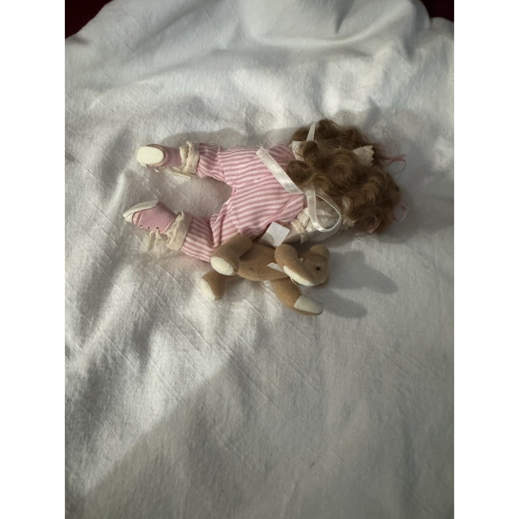 Ashton-Drake Gallery Kathy Hippensteel Porcelain Rock-a-Bye&Good Night Doll 7”