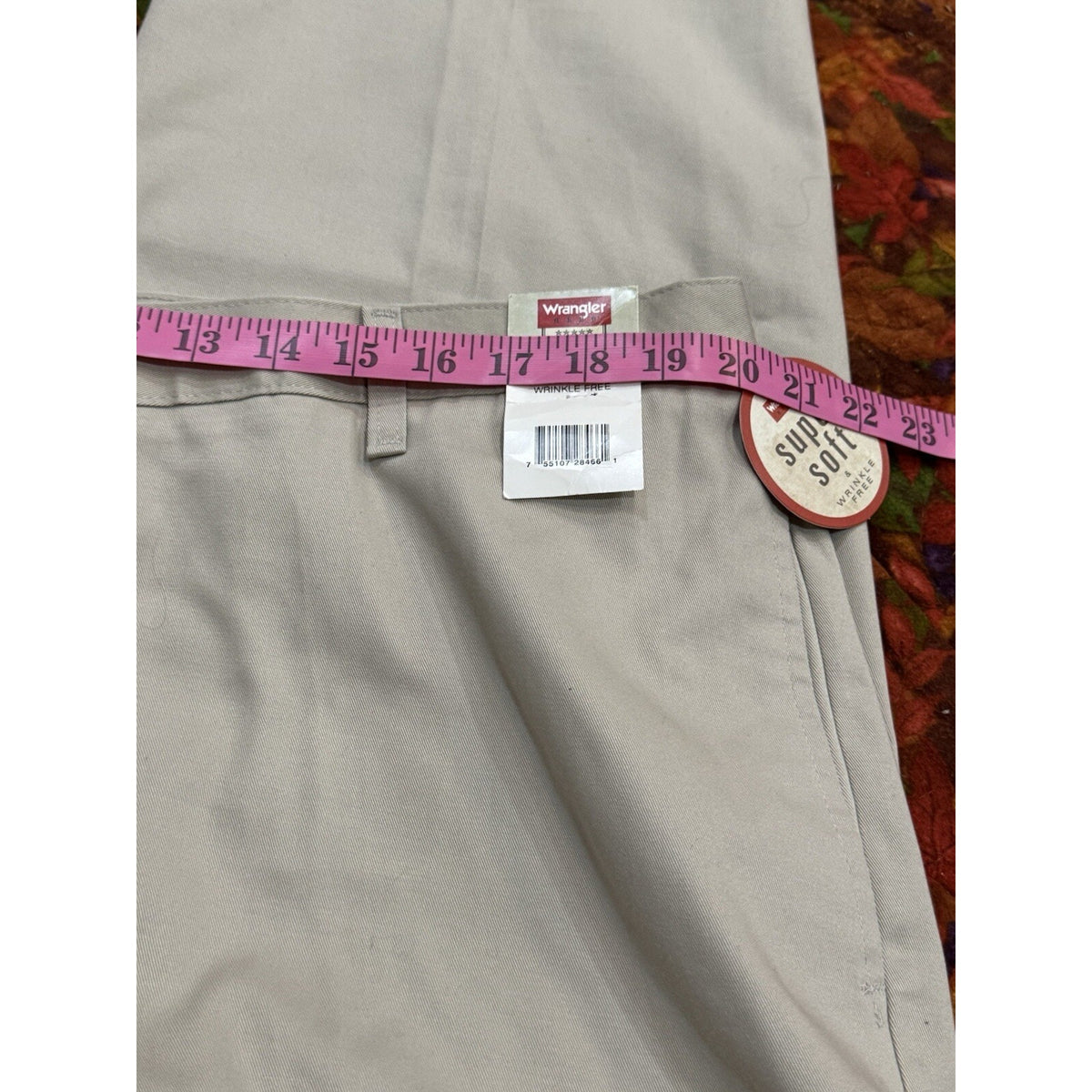 Wrangler Hero Pleated Khakis Wrinkle Free Mens 42 x 30 Beige Super Soft
