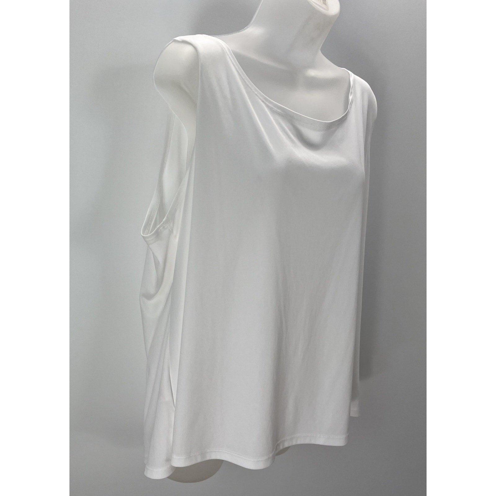Hearts of Palm White Sleeveless Athletic Tank Size 2X