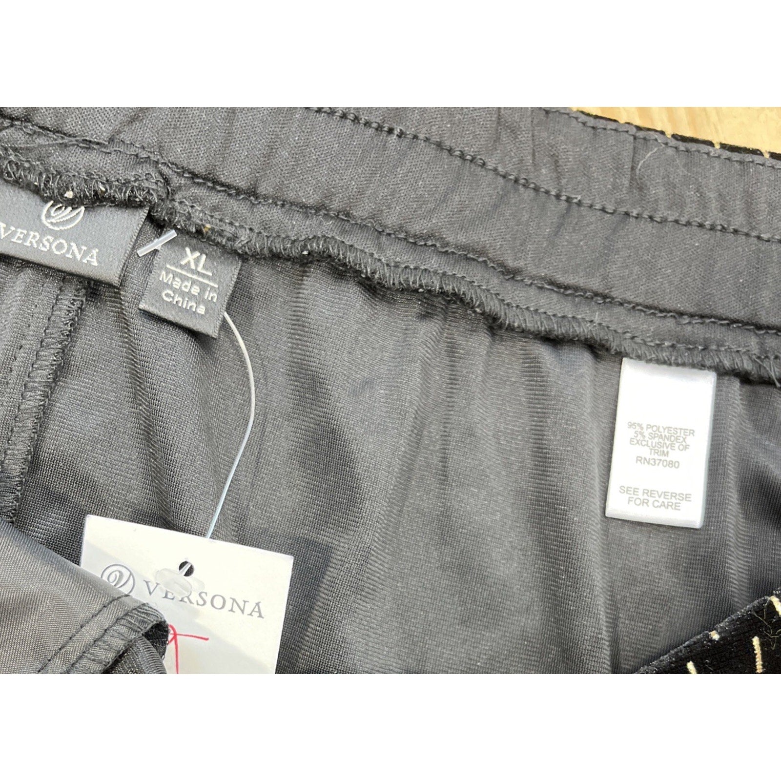 NWT Versona Velvet A- Line Black & Gold Elastic Waist Mini Skirt With Pockets XL