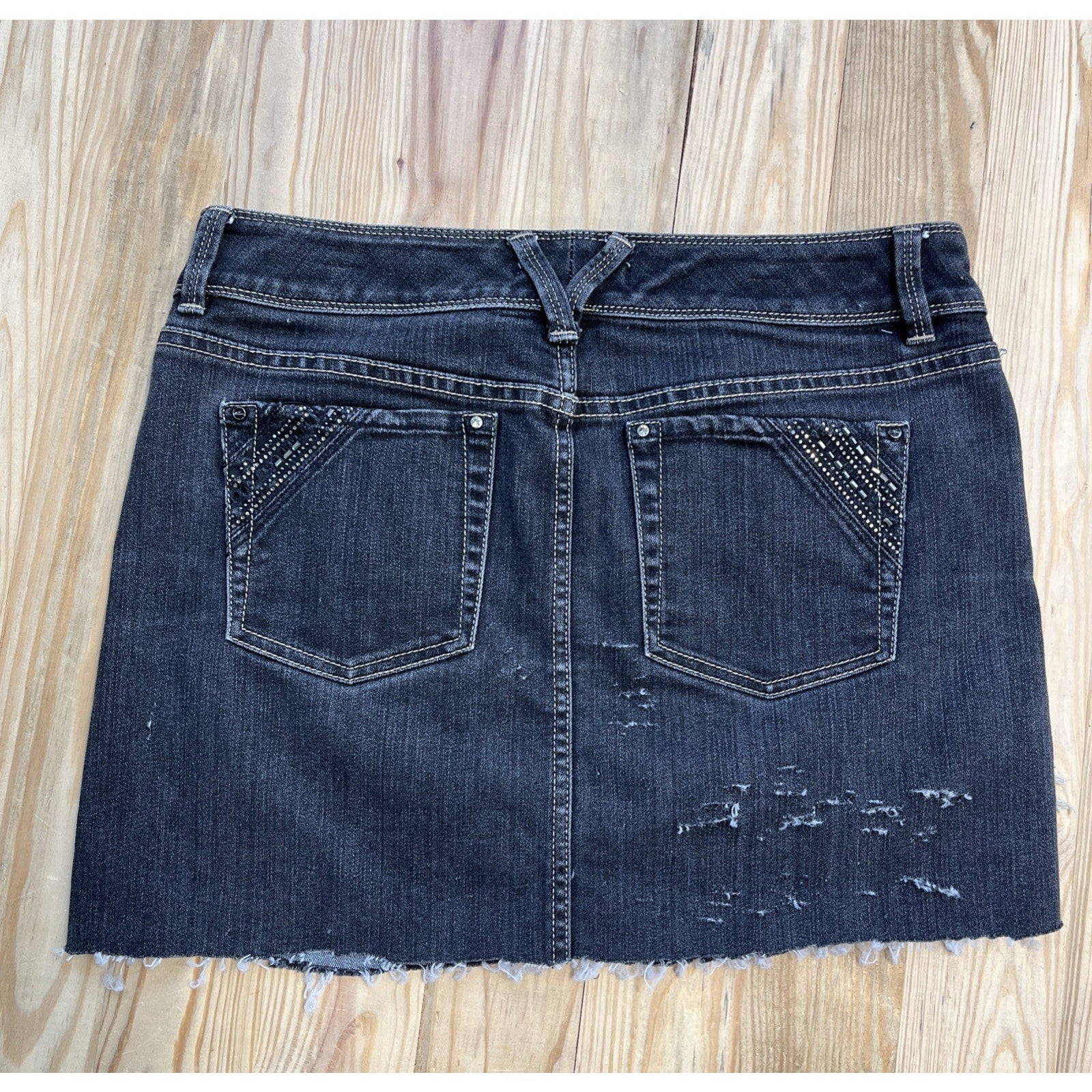 White House Black Market Patchwork Frayed Denim Open Your Heart Skirt Size 6