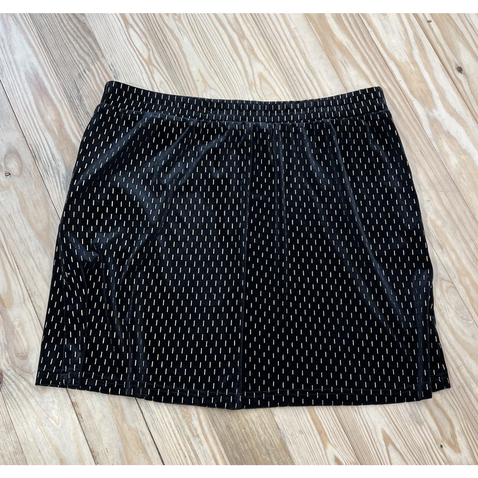 NWT Versona Velvet A- Line Black & Gold Elastic Waist Mini Skirt With Pockets XL