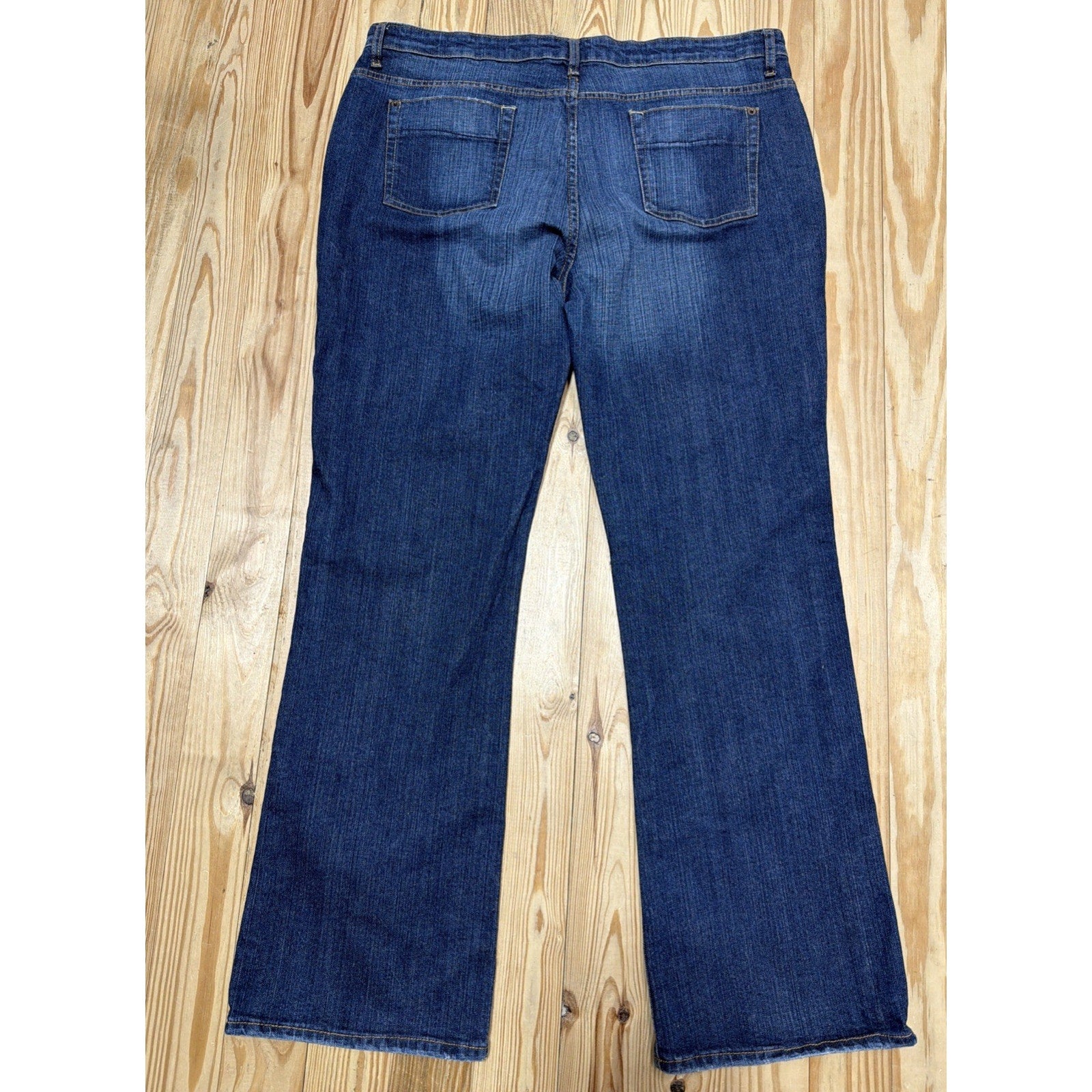 Bitten by Sarah Jessica Parker Sz 18R Premium Denim Bootcut Jeans Stretch 38x32