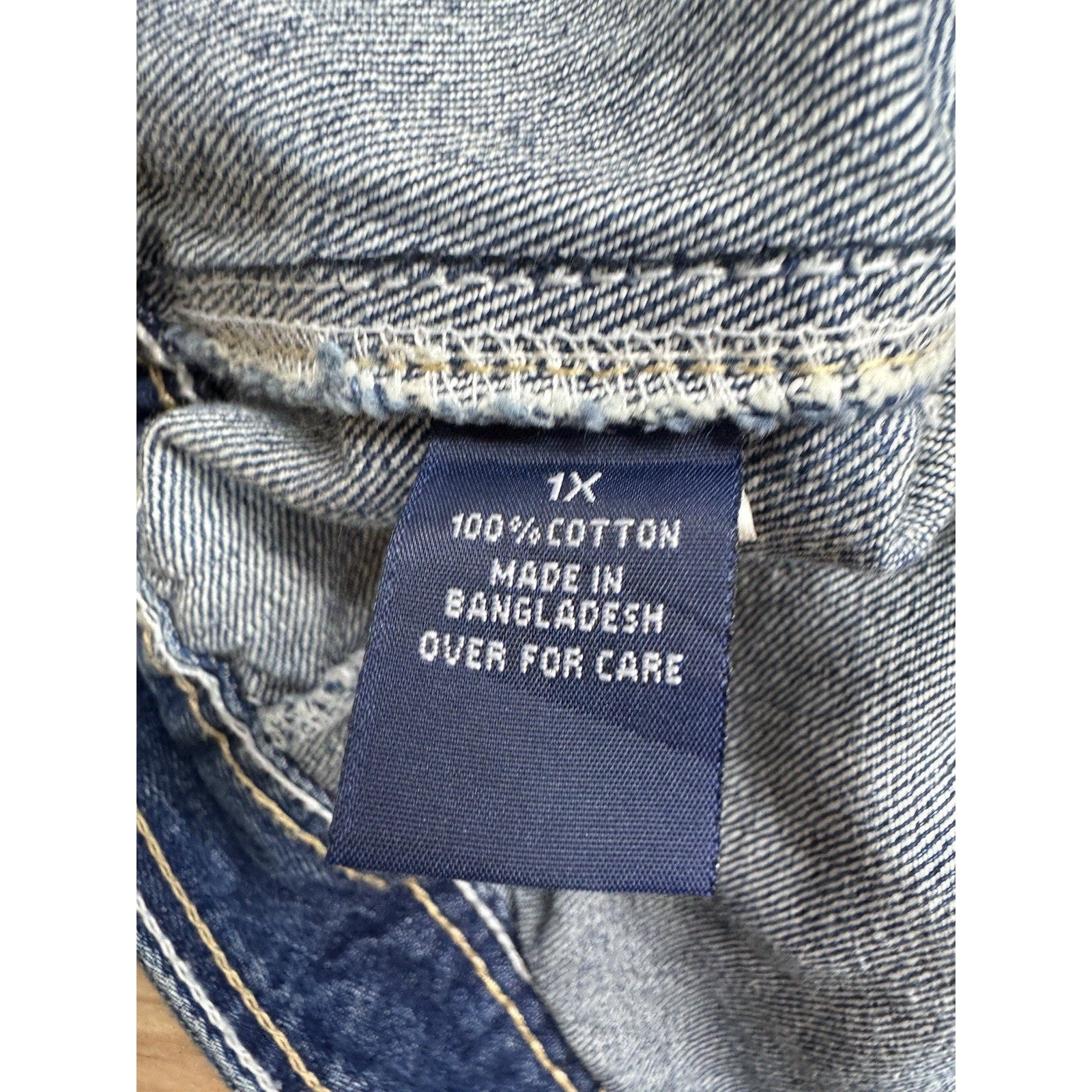 Amethyst Women’s Plus 1X Blue Denim Vest Distressed Button Front