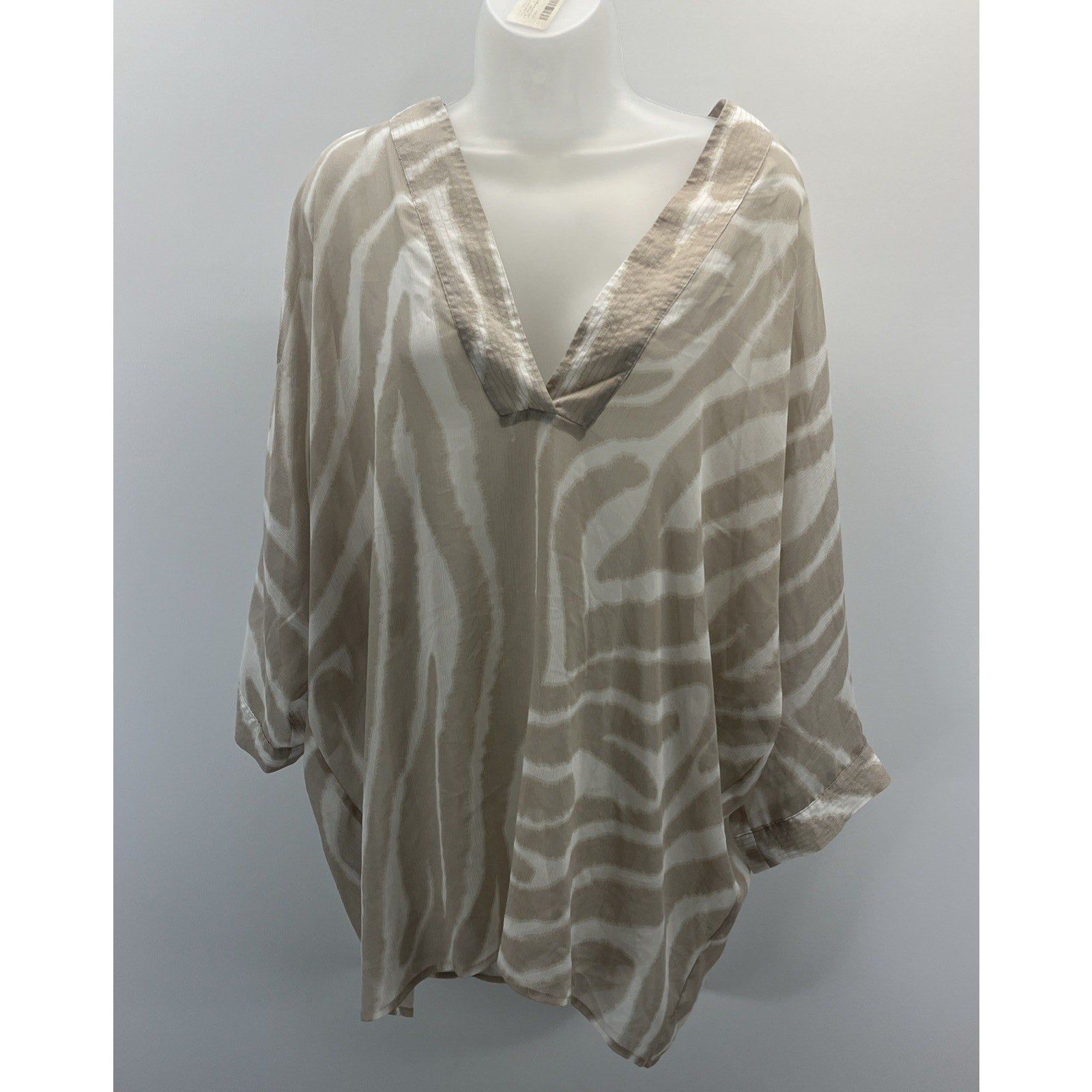 Chicos Blouse Tan Size 1 Sheer Animal Flowy Lagenlook Artsy Popover Neutral Tank