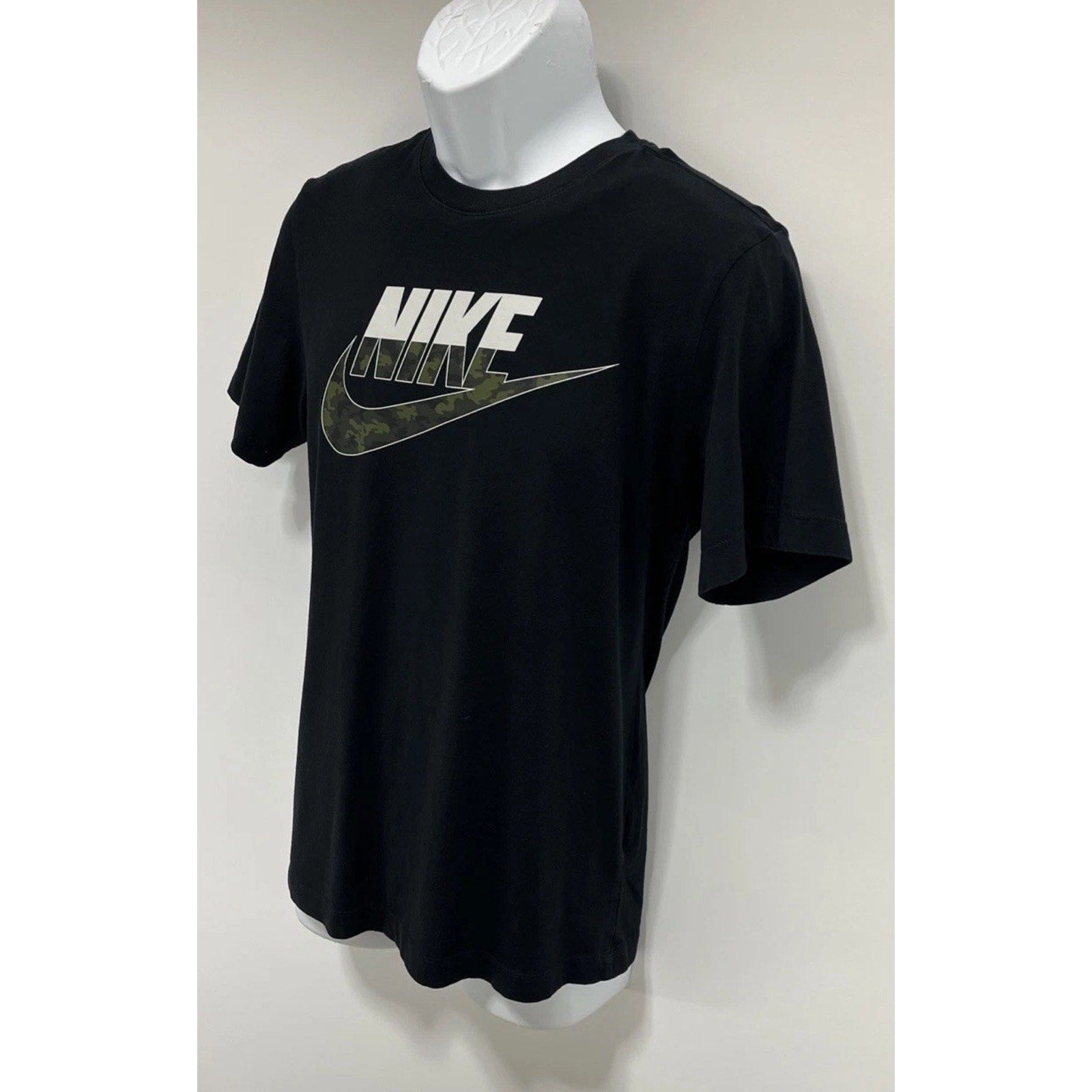 Nike Black/Green Camouflaged Graphic Tee | Size Small EUC
