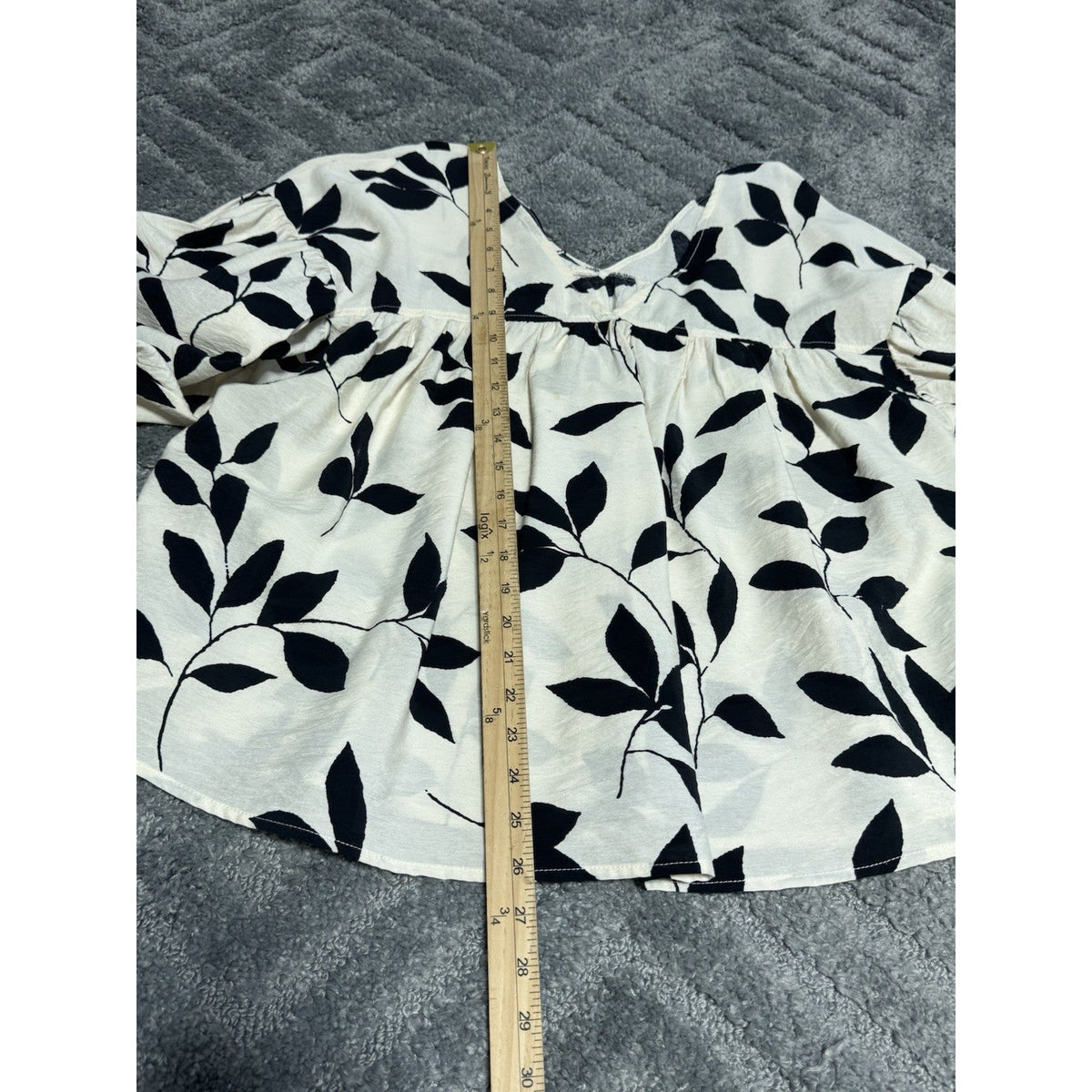 Ces Femme Abigail Top White With Black Floral Design Long Sleeve Women’s Medium