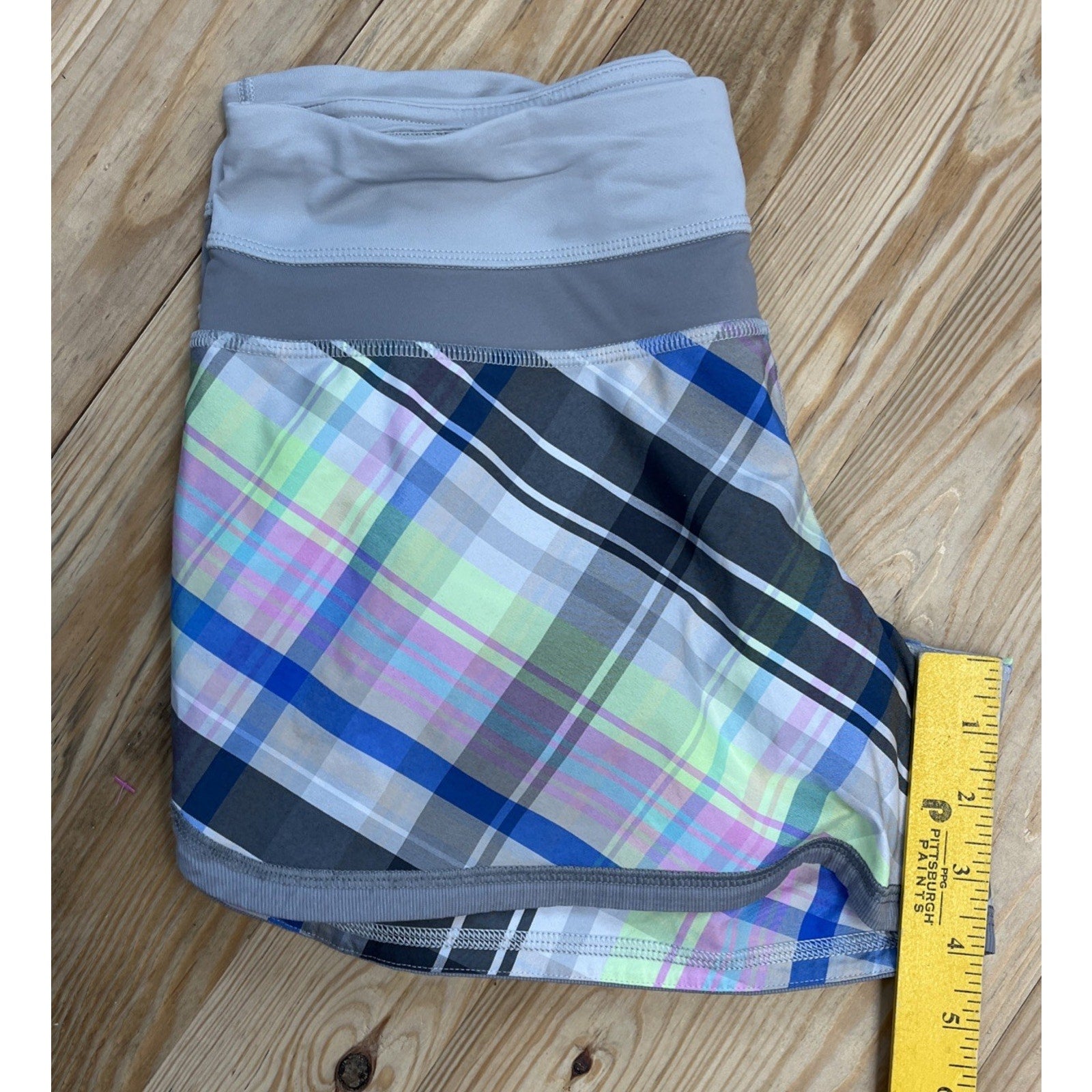 LULULEMON Run Speed Short Size 6 Rad Plaid Lullaby Reflective Ambient Gray