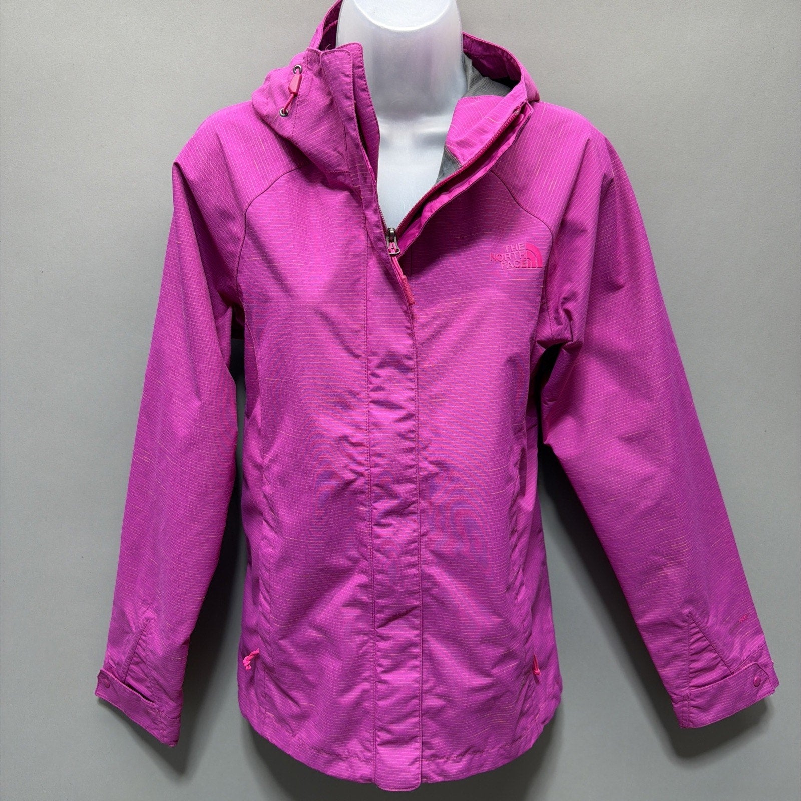 The North Face Women's Hyvent 2.5L Windbreaker Rain Jacket Medium