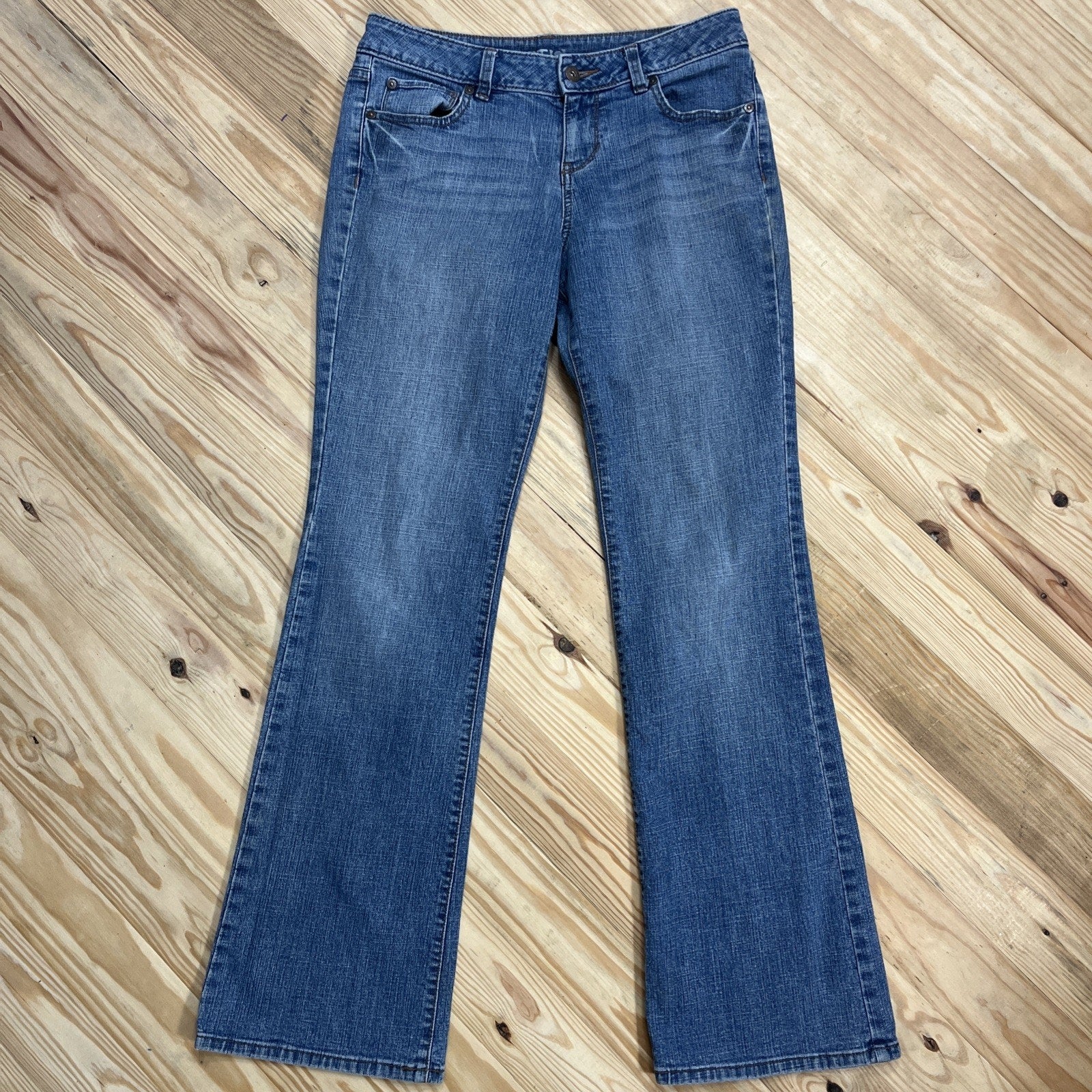Apt 9 Jeans Womens 6 Blue Maxwell Fit Bootcut Embellished Flap pockets