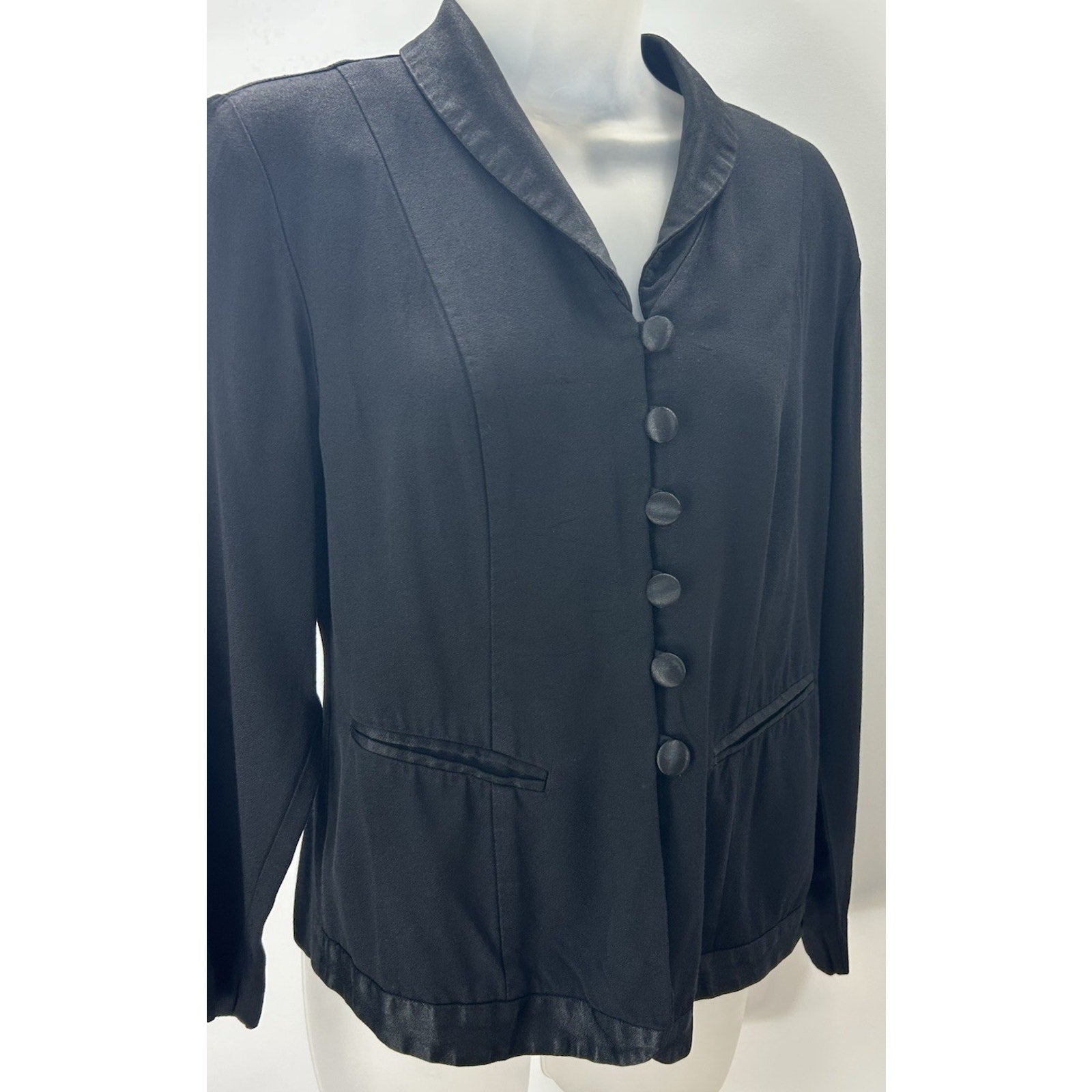 STUDIO I petite Black Blazer Top Sz 8 PM Black buttons & Velvet Trim VTG.