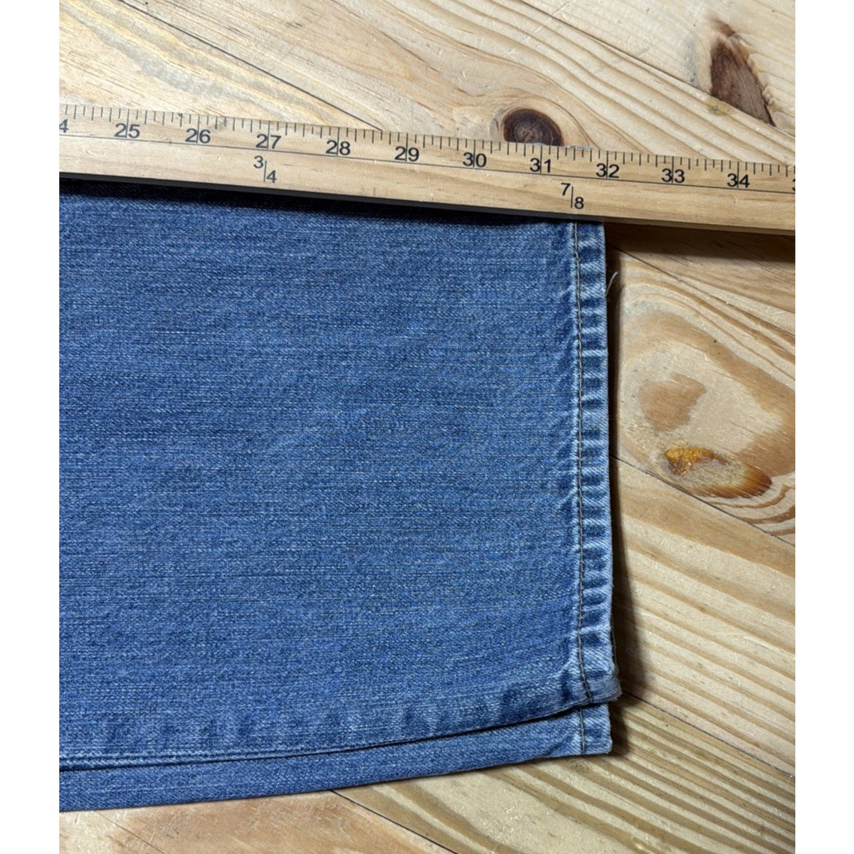 Vintage Y2Ks True Religion Straight Blue Denim Jeans Made In USA Mens 33. Stain