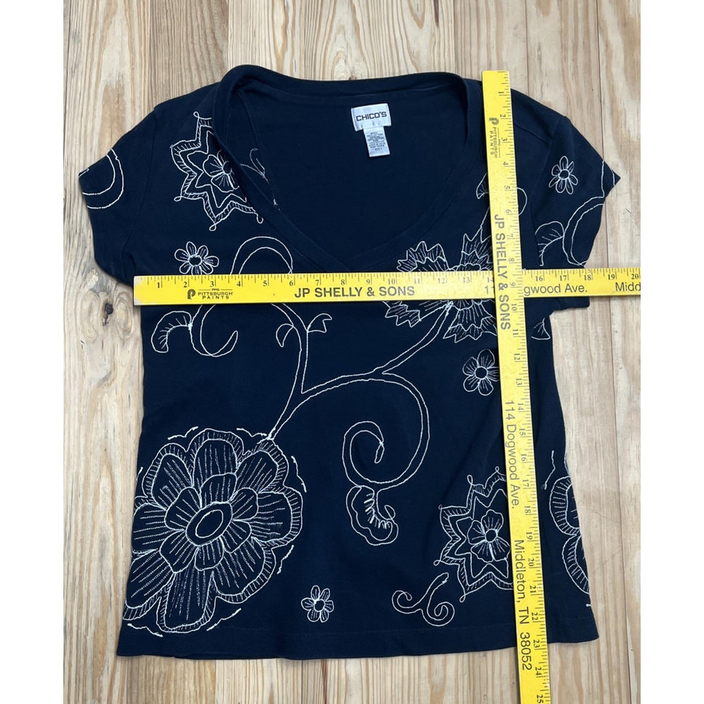 Chico’s Size 1 Large Navy Cotton Embroidered Flowers Cotton Short Sleeve T-Shirt