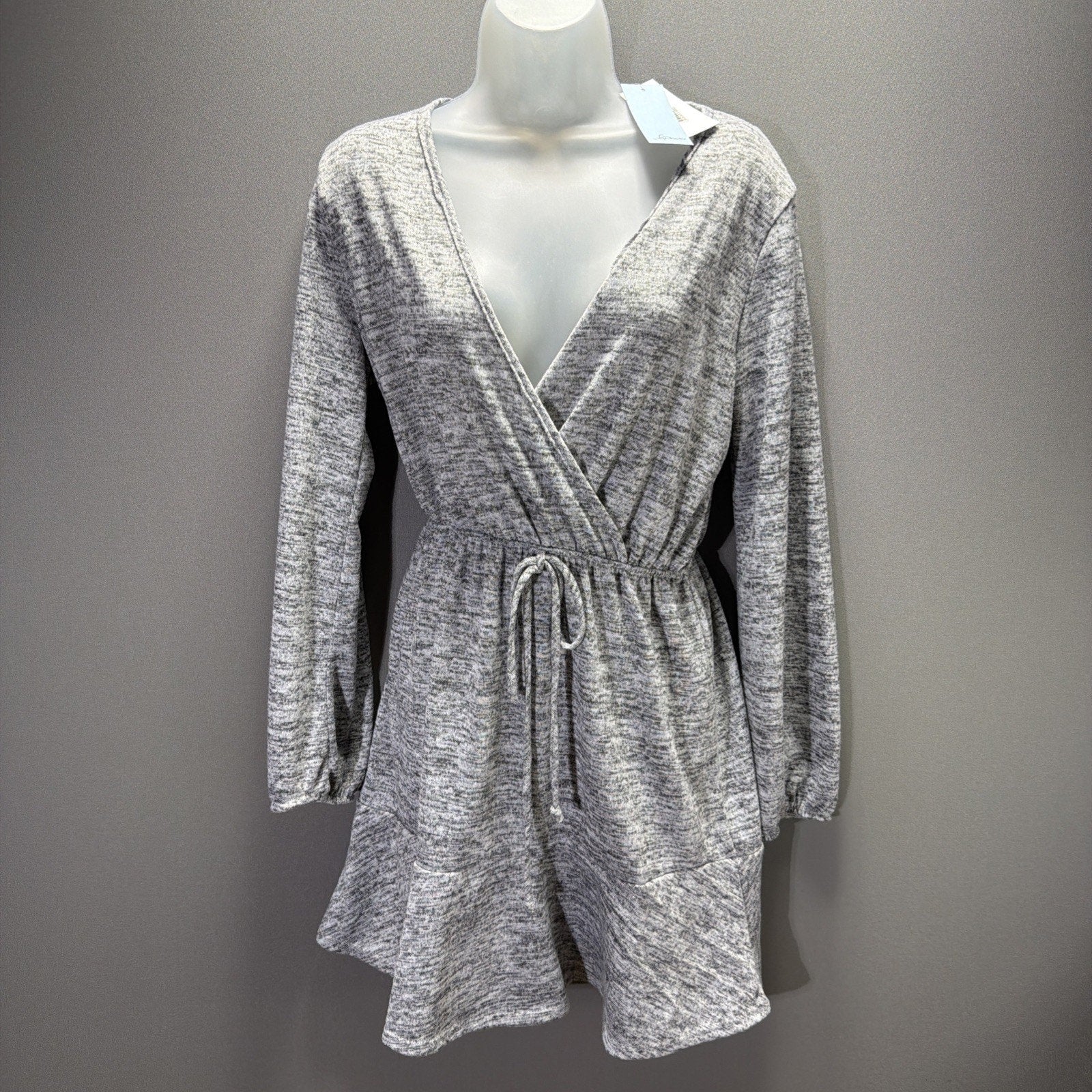 Soprano Womens Large Gray Wrap Romper Long Sleeve Ruffle Shorts NWT