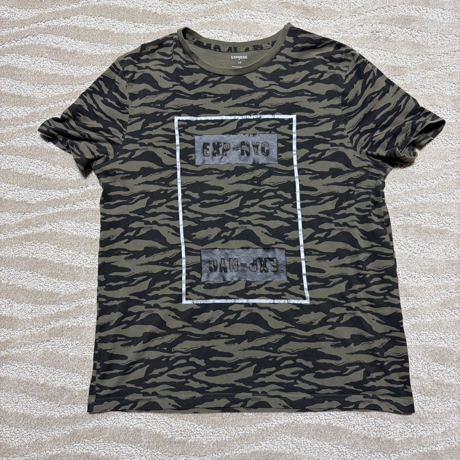 Express NYC Camo T Shirt Cotton Size Large