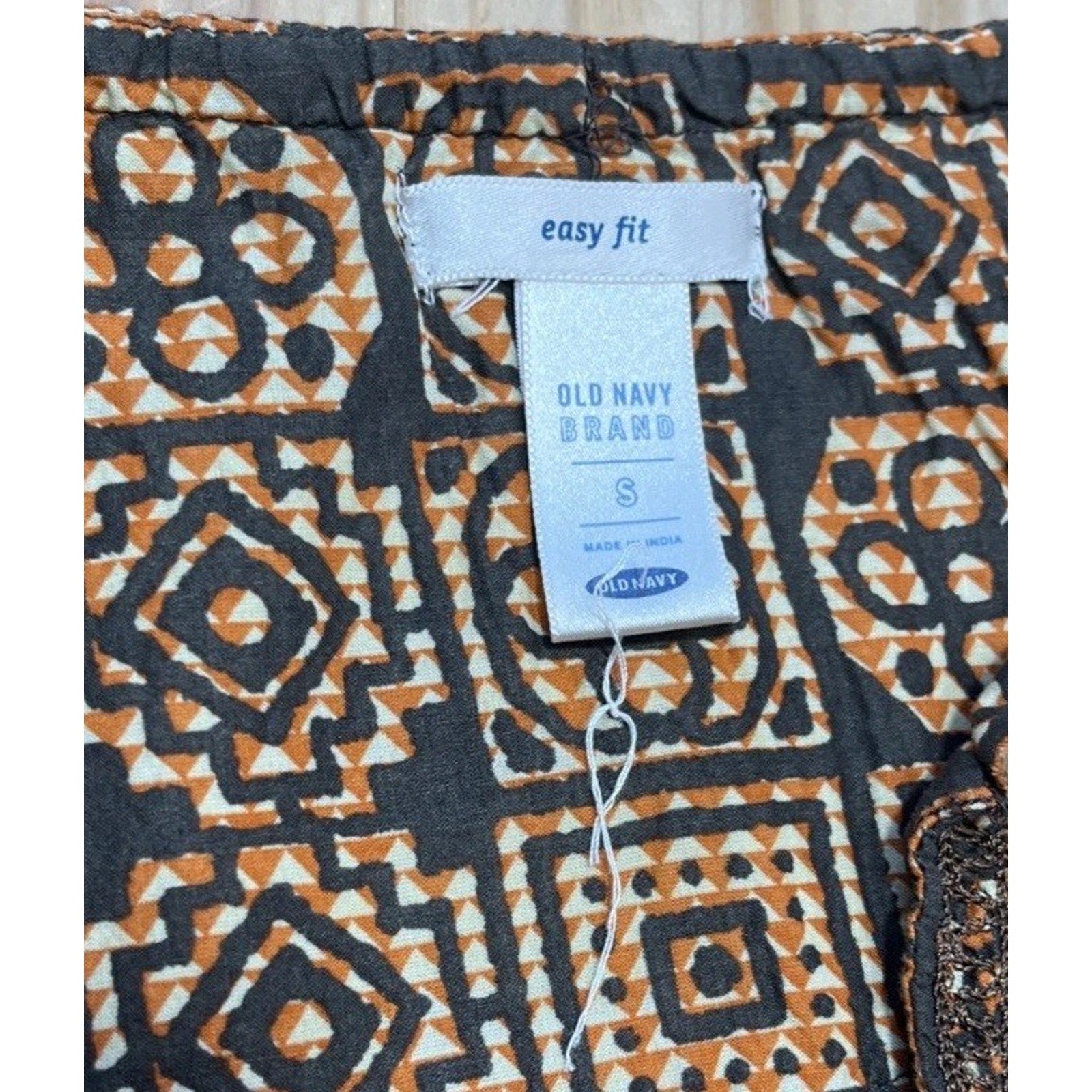 Old Navy Womans Easy Fit Blouse Deep V-Neck Printed L/S Size S
