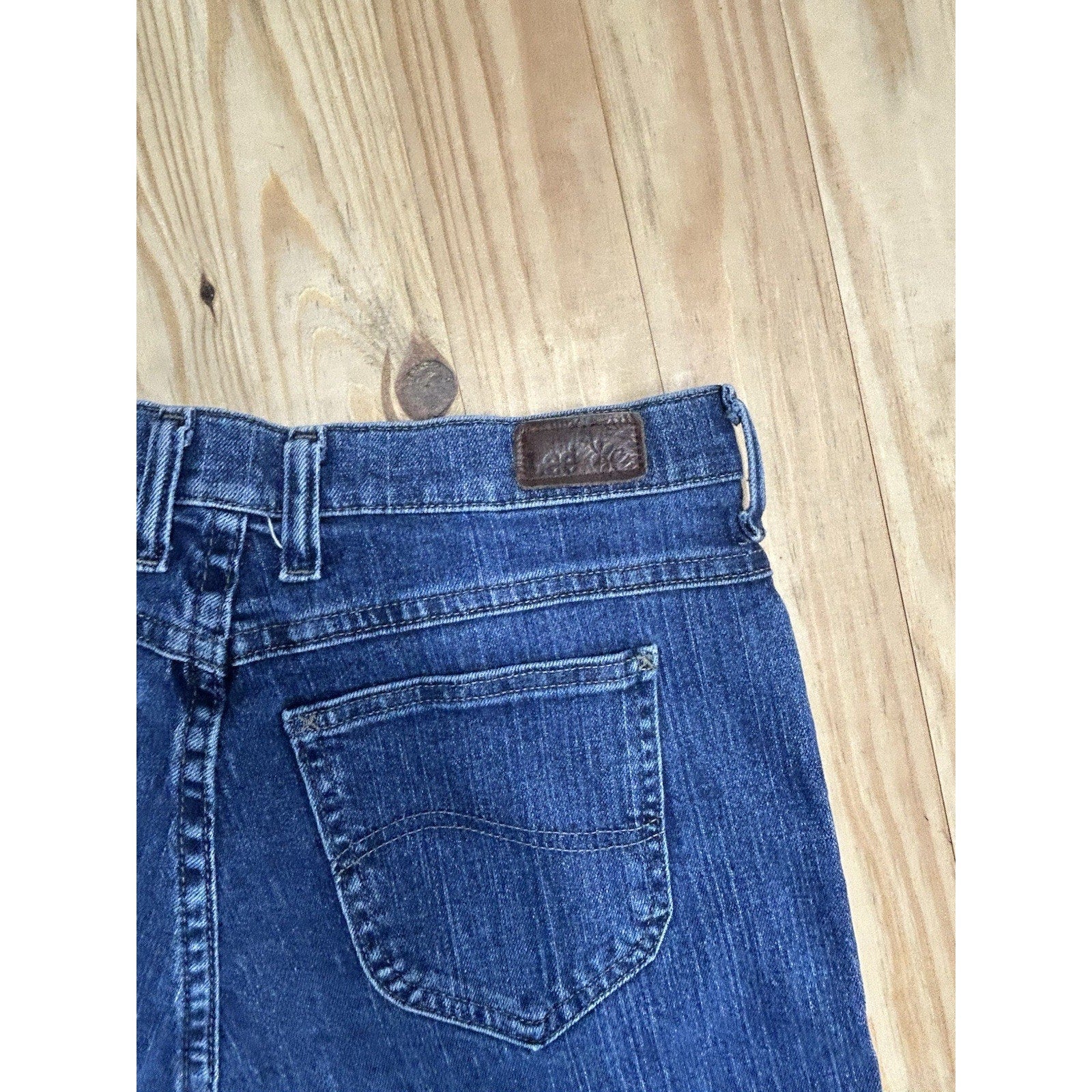 Vintage Lee Jeans Women 6L hemmed Blue Denim Regular Fit Straight Leg Style