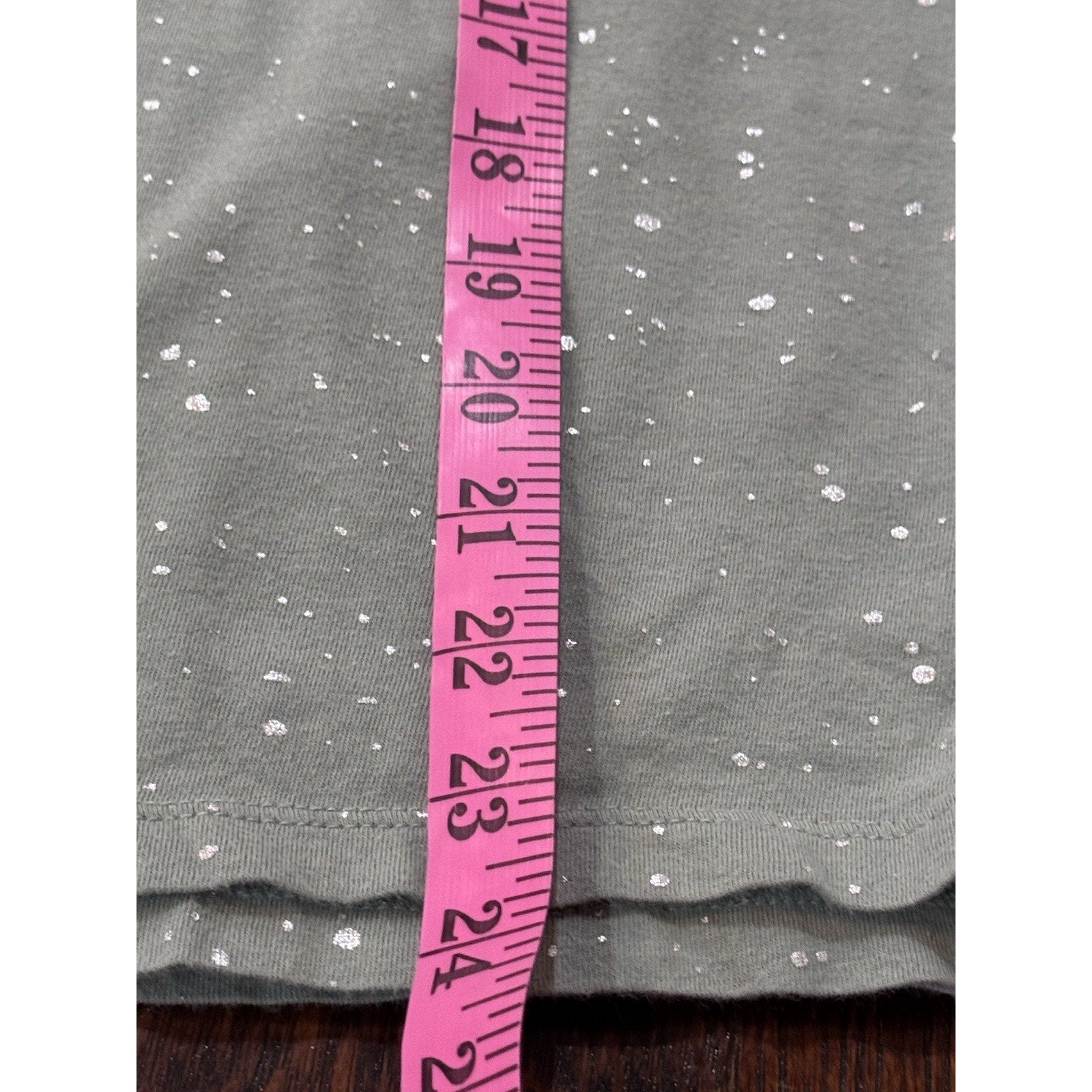 Gap T-Shirt Women’s Cactus Green Size Medium Glitter Silver Speck Design