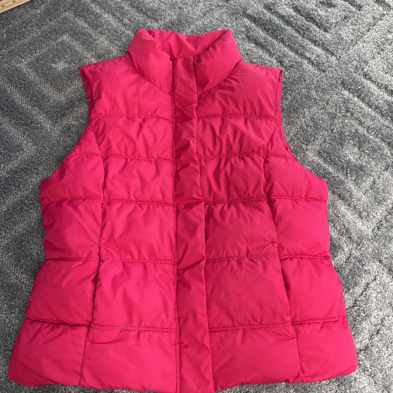 GAP Hot Pink Puffer Vest Women’s Size XL 2012 Excellent Condition Polyester