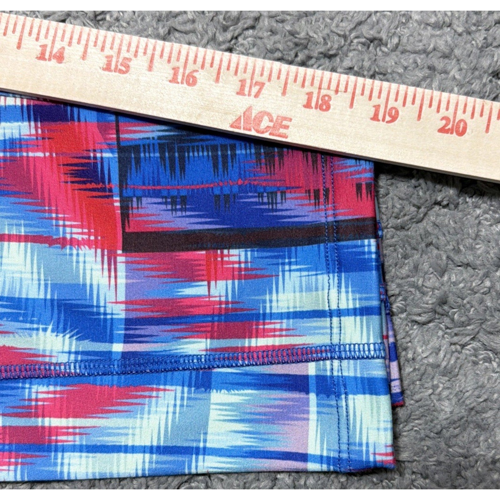Lularoe Jade NWT Size M Athletic Compression Capris Multicolored Geometric