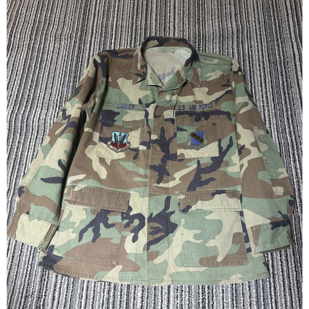 VTG 80s US Military Air Force Woodland Camo Field Jacket Patches Mens M Regular