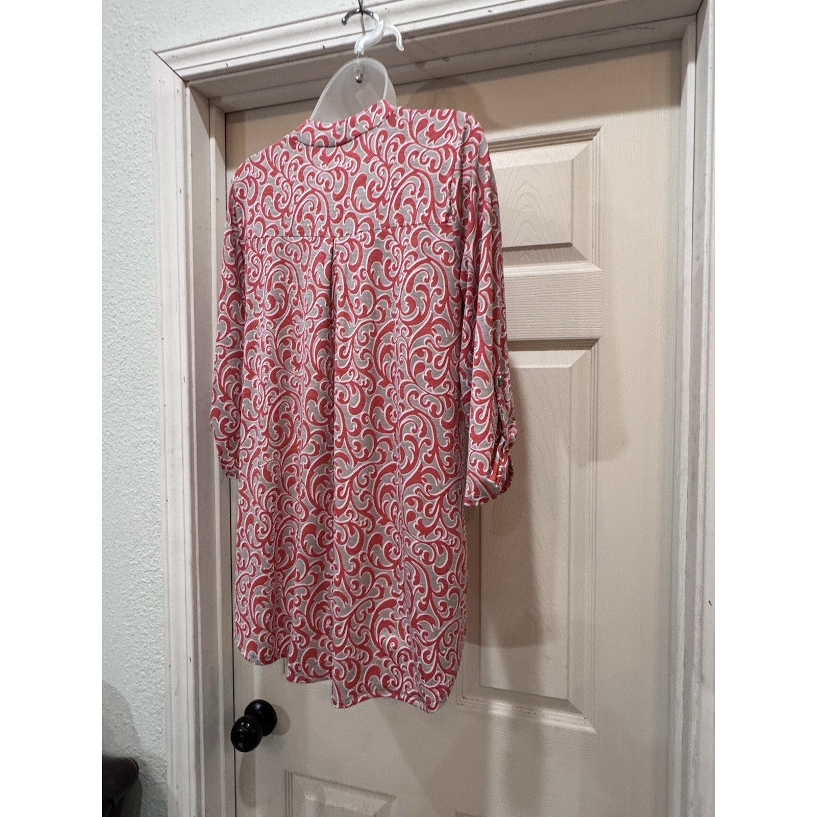 Pink Coconut Boutique Top, Coral And Gray Floral Tunic Women’s Size Small