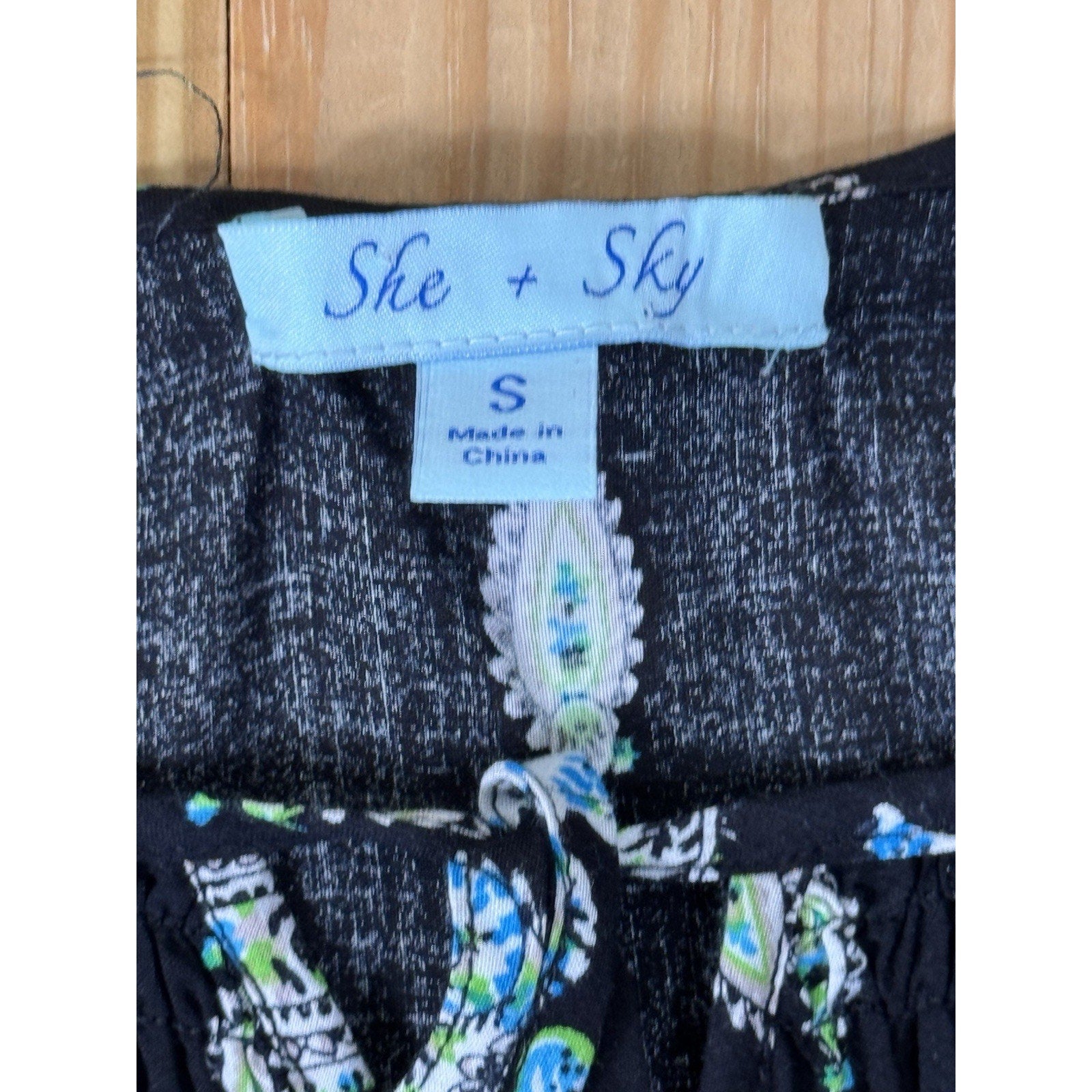 She & Sky Women's BOHO Dress Size Small Long Sleeve Tunic Dress Black Paisley