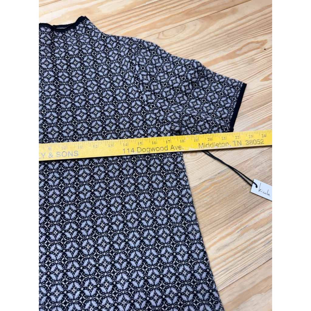 Nicole Miller Geo Print Black White Short Sleeve Sweater Dress Size Small NWT