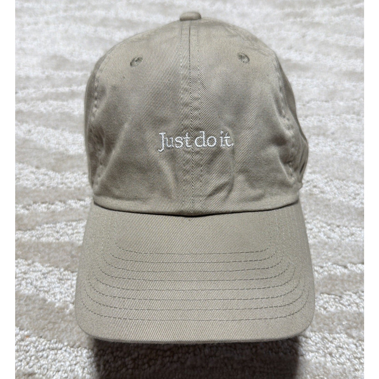 Nike Just Do It Tan/Biege Club Cap Adjustable Strap Back Dad Hat M/L