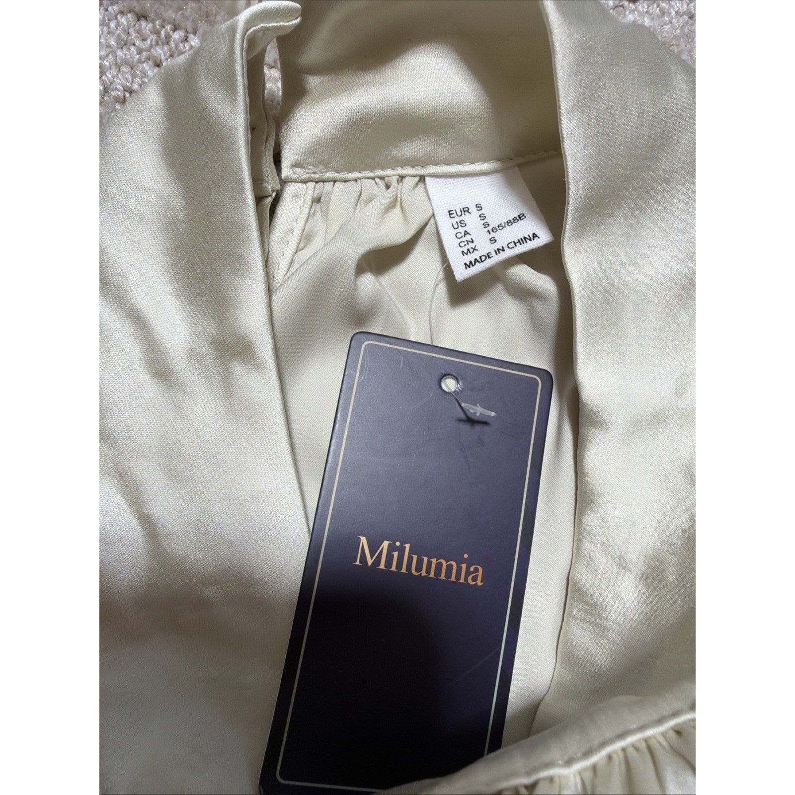 NEW Milumia Elegant Keyhole Sleeveless Satin Halter Tank Blouse Size Small