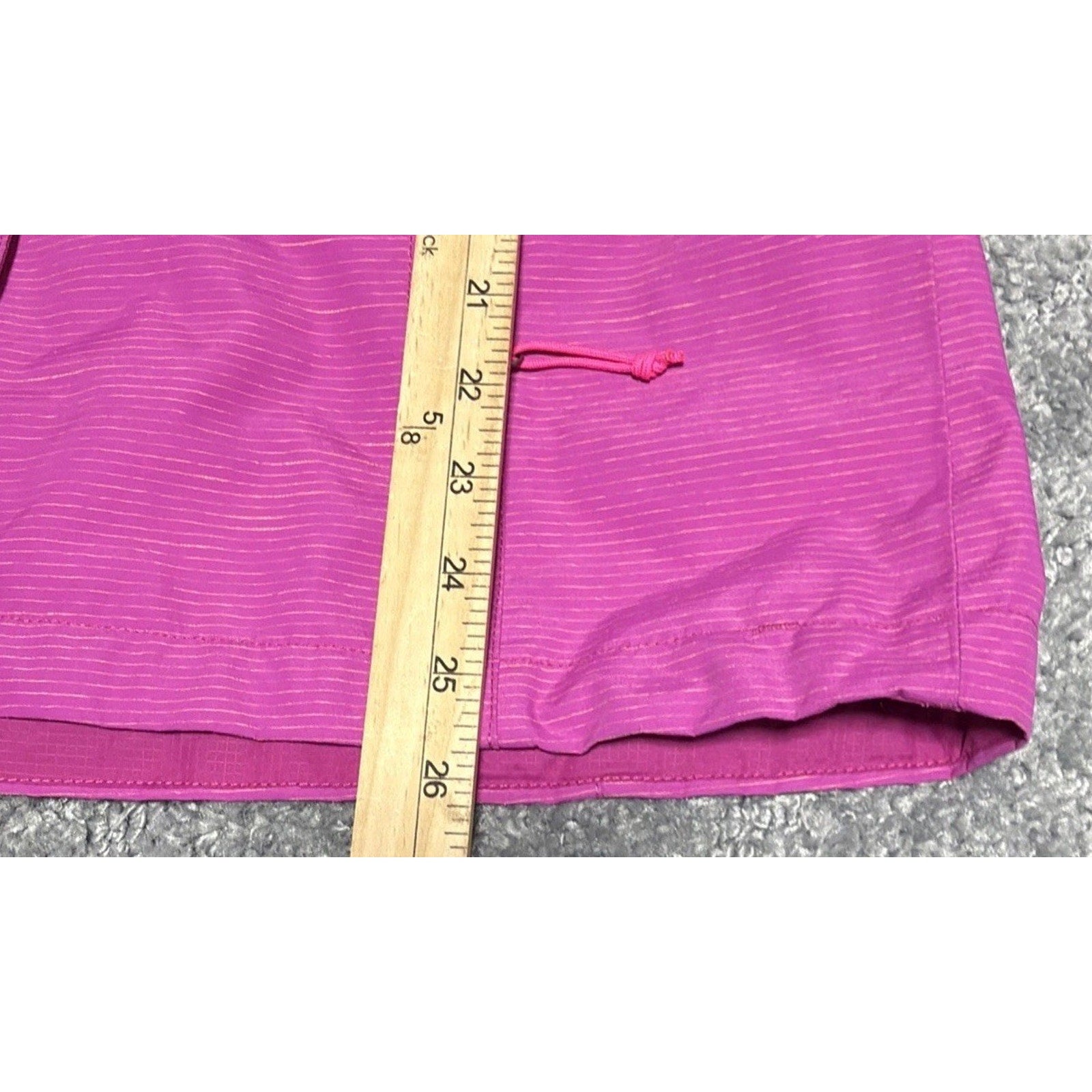 The North Face Women's Hyvent 2.5L Windbreaker Rain Jacket Medium