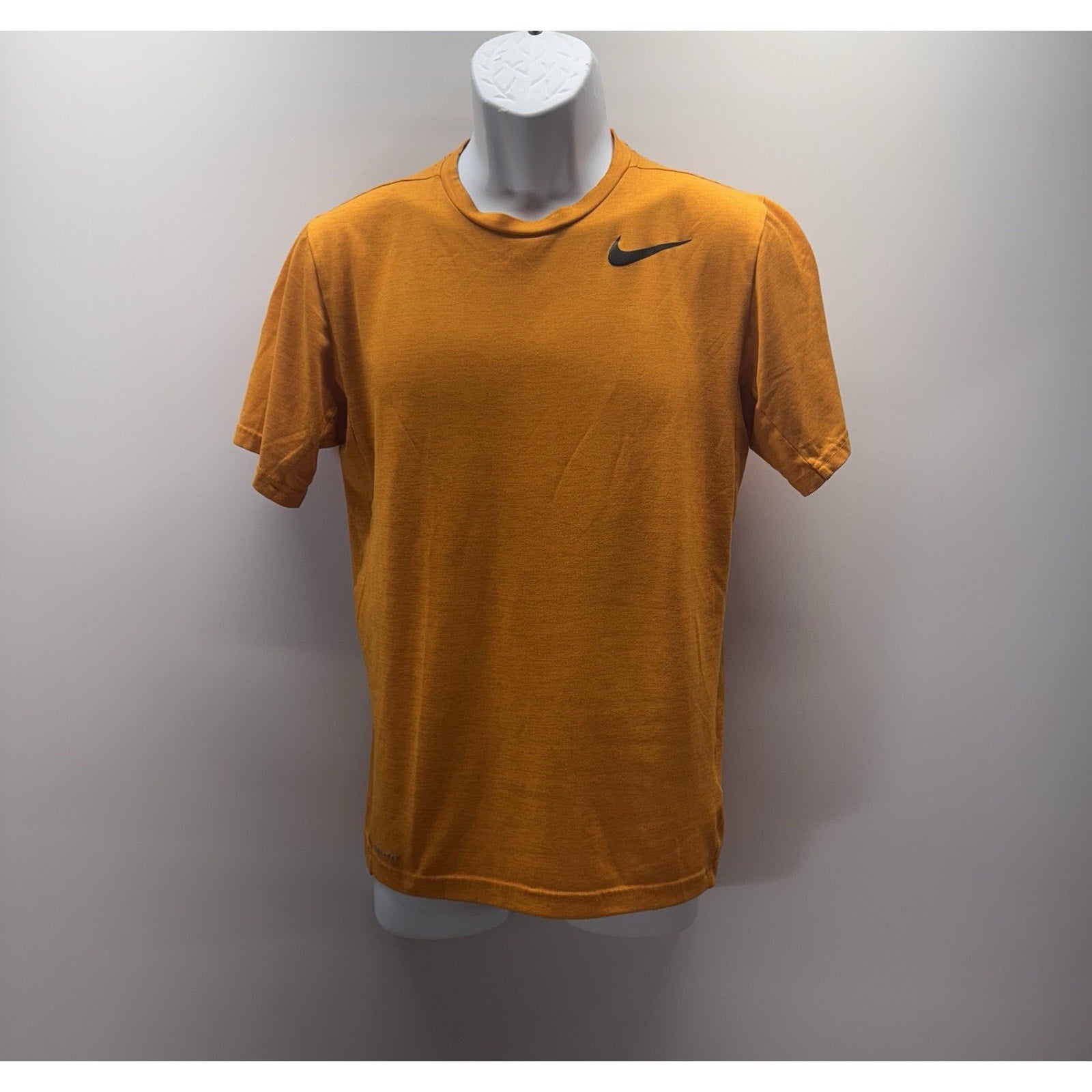 Nike Dri-fit Orange T-shirt Logo Men’s Size Small Nikebetterworld