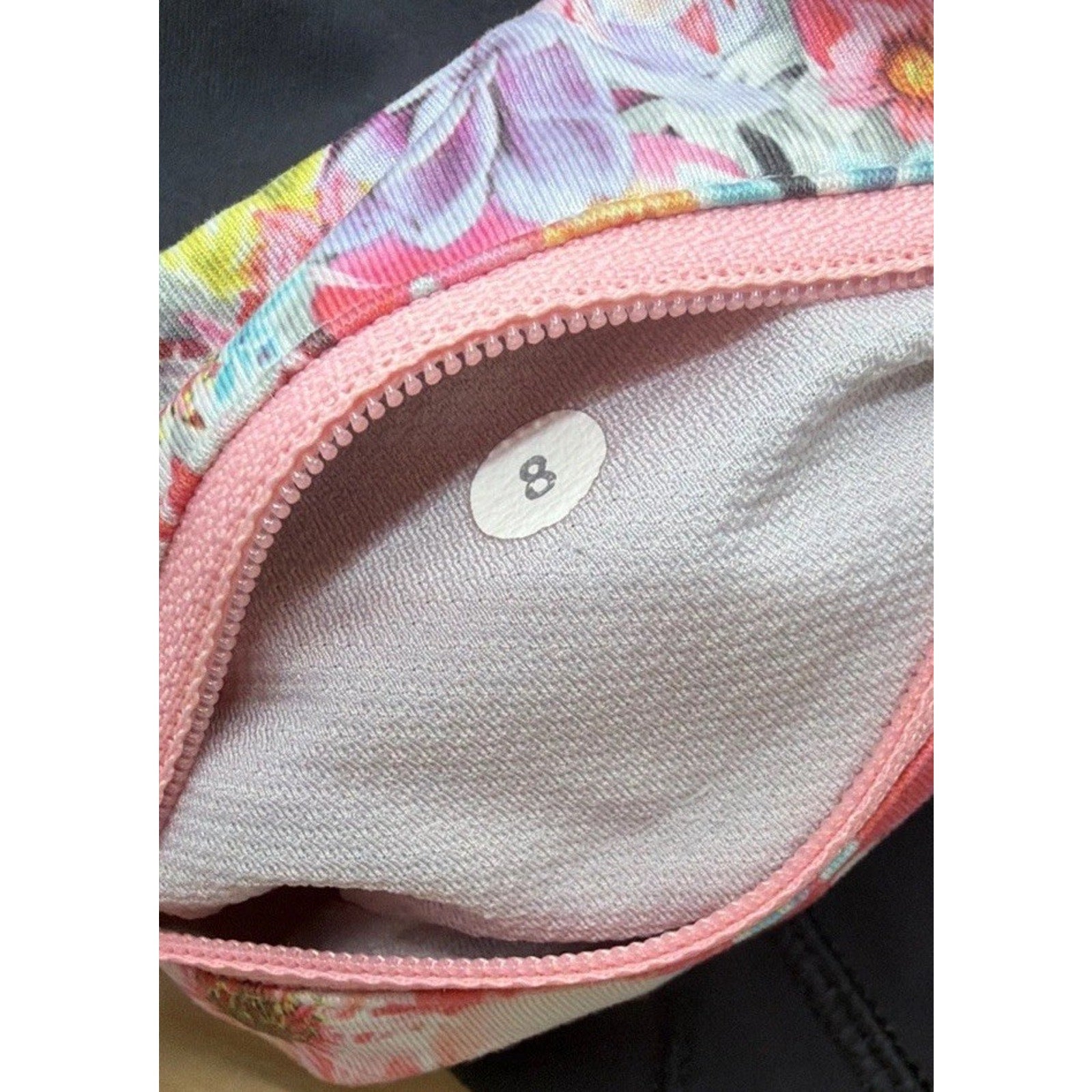 Lululemon Leggings Women's 6 Black Pink Floral Waist Band Cropped Capri Pants
