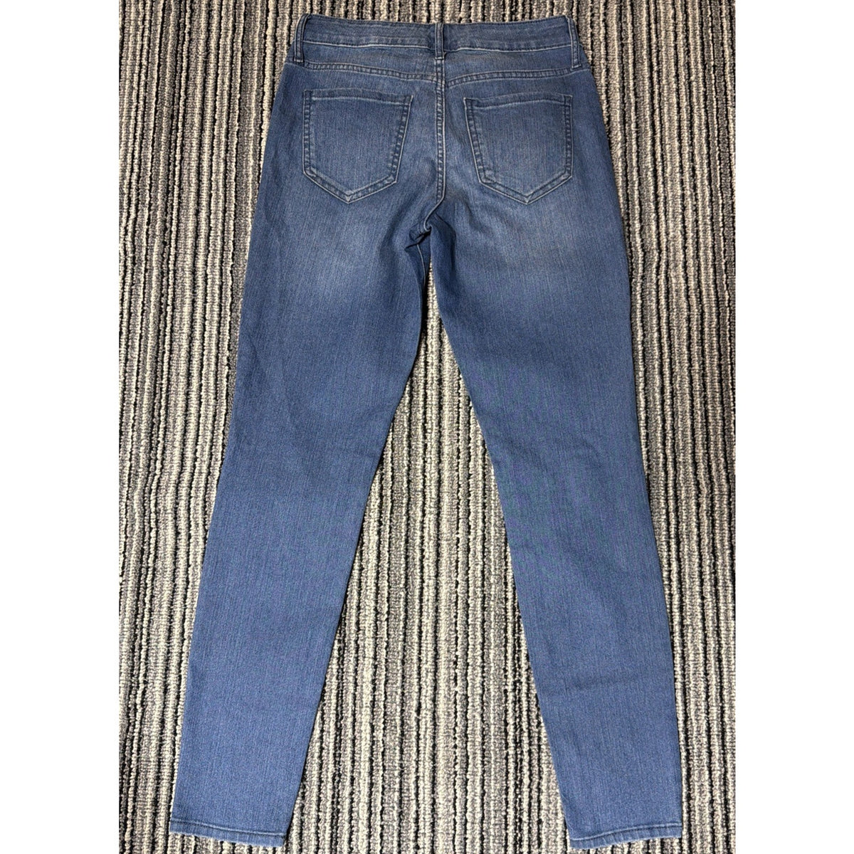 Old Navy Jeans Womens 4 BLue Super Skinny Leg Mid Rise Medium Wash Fade Denim