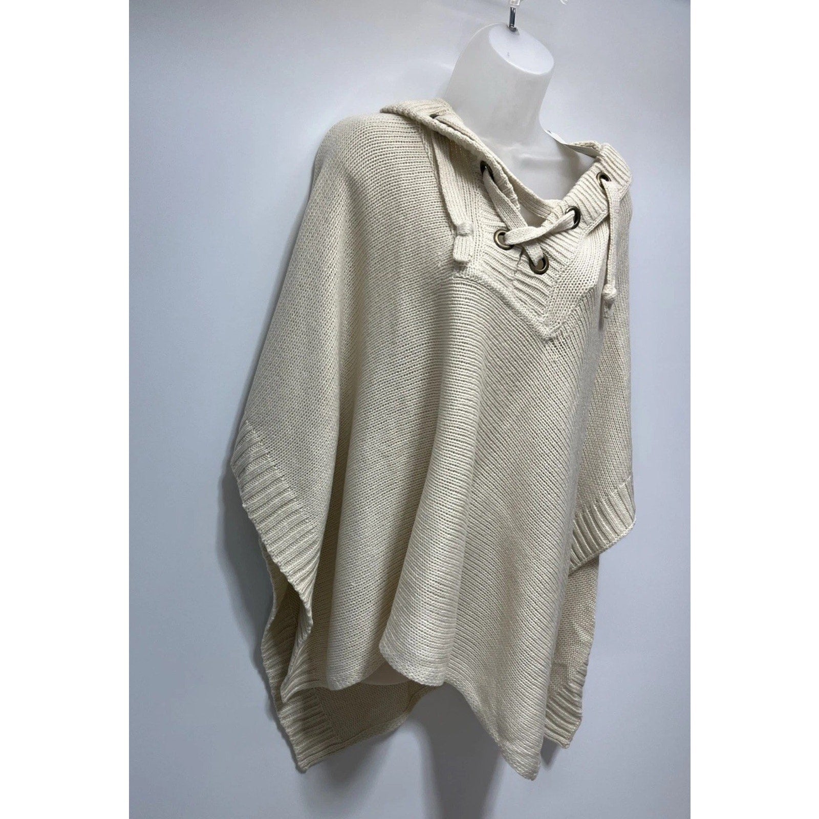 ALYA Hooded Chunky Pullover Poncho Lace-Up Front Women’s Size Small/Medium NWT