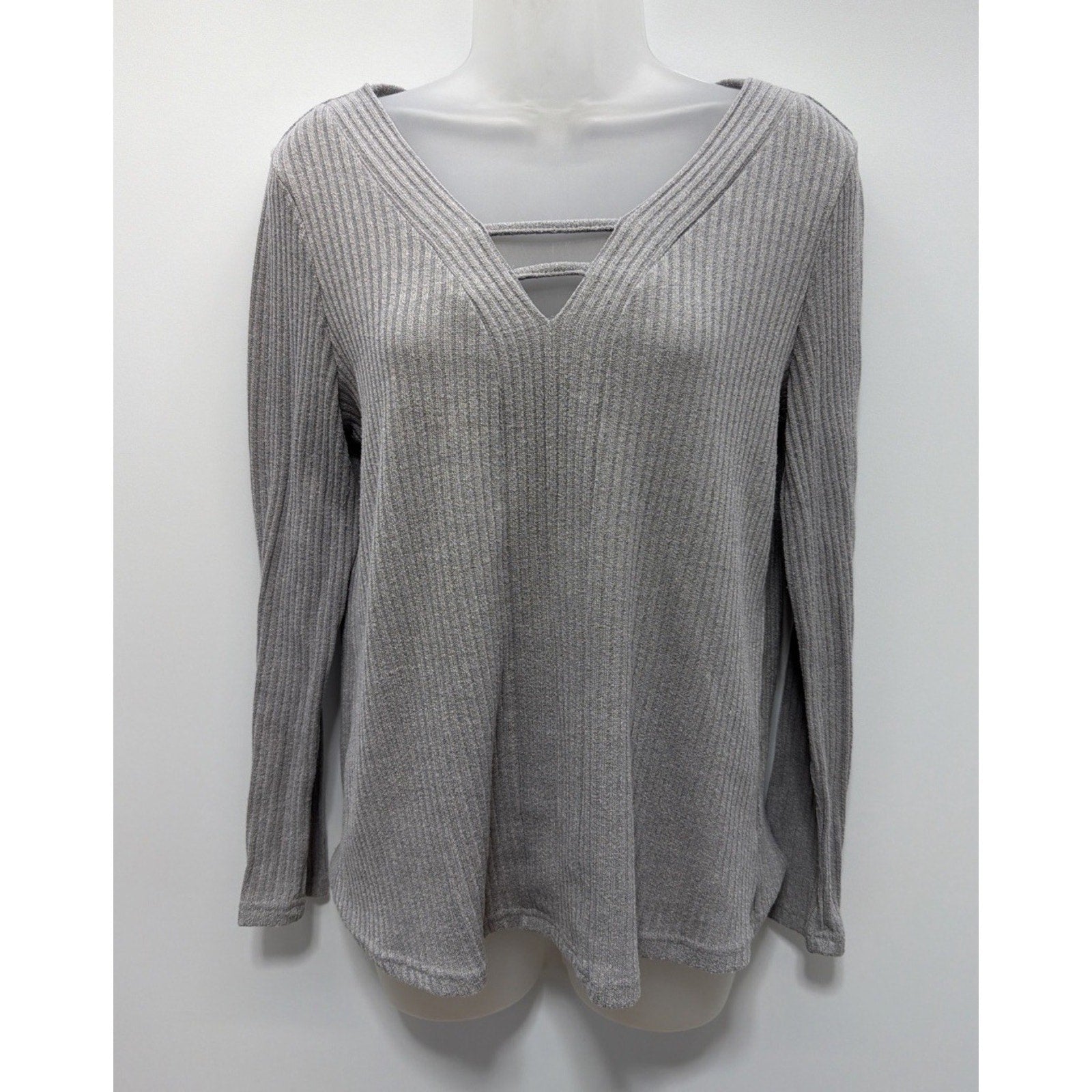 Ebizza Women's Sweater Long Sleeve V-Neck Gray Color .Size 6